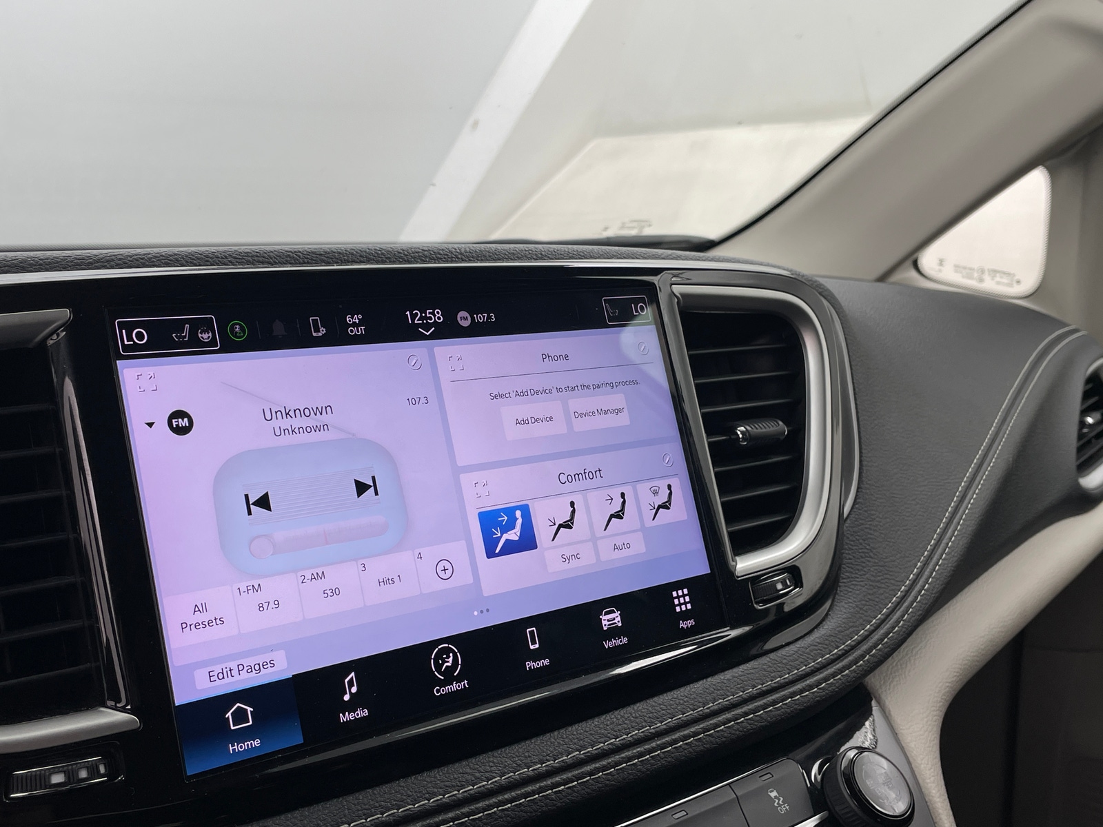 Thumbnail: 2023 Chrysler Pacifica - 3