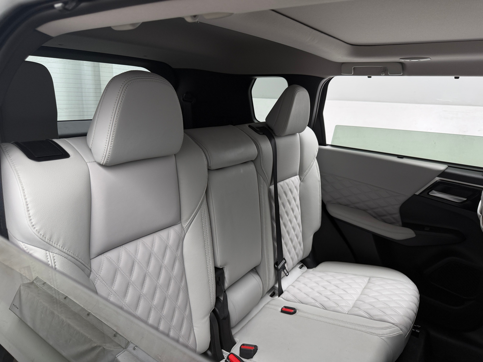 Thumbnail: 2024 Mitsubishi Outlander - 5