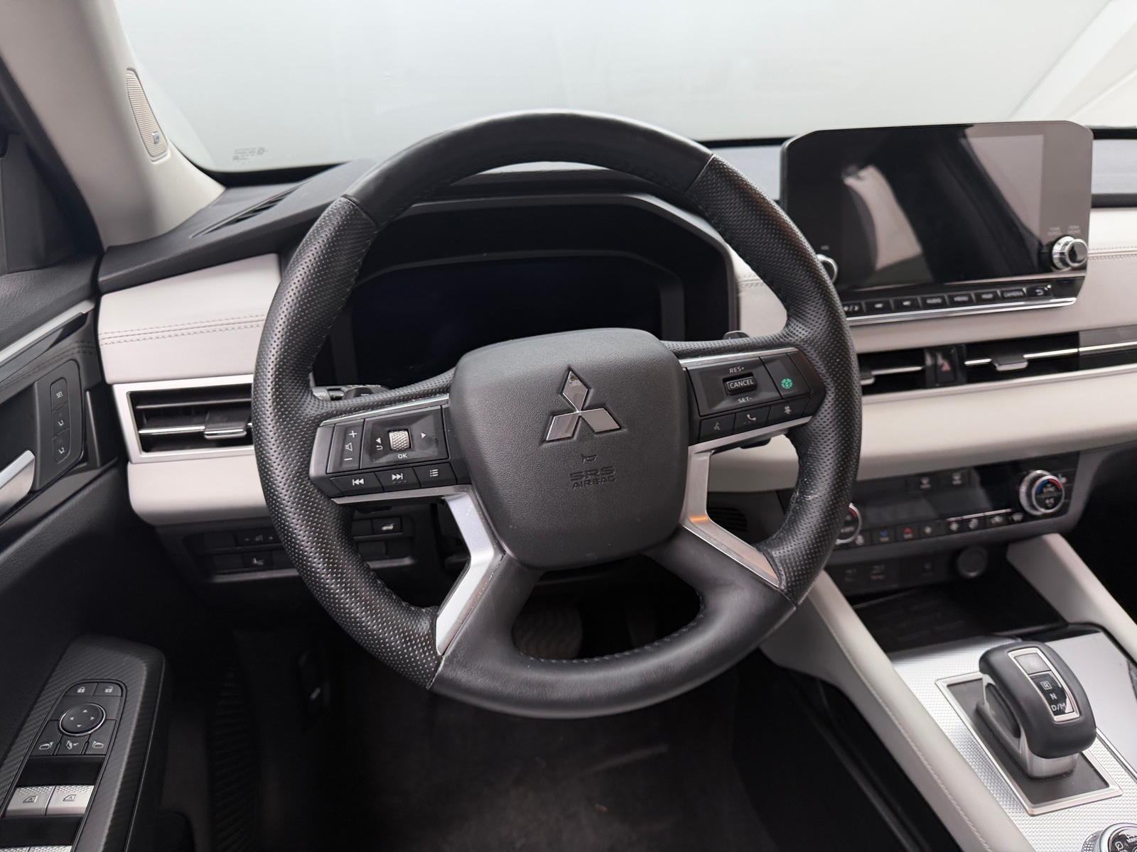 Thumbnail: 2024 Mitsubishi Outlander - 4