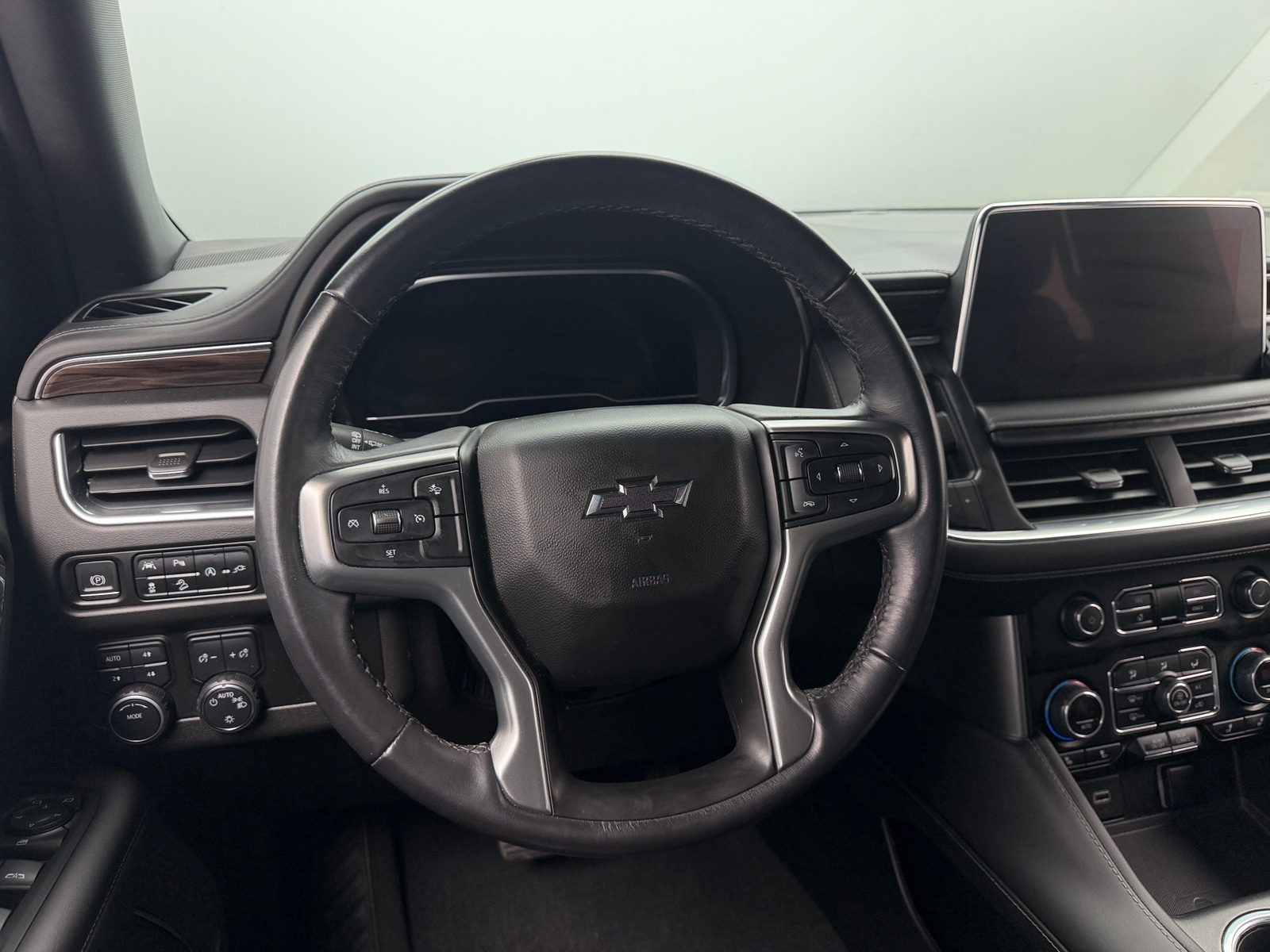 Thumbnail: 2022 Chevrolet Tahoe - 4