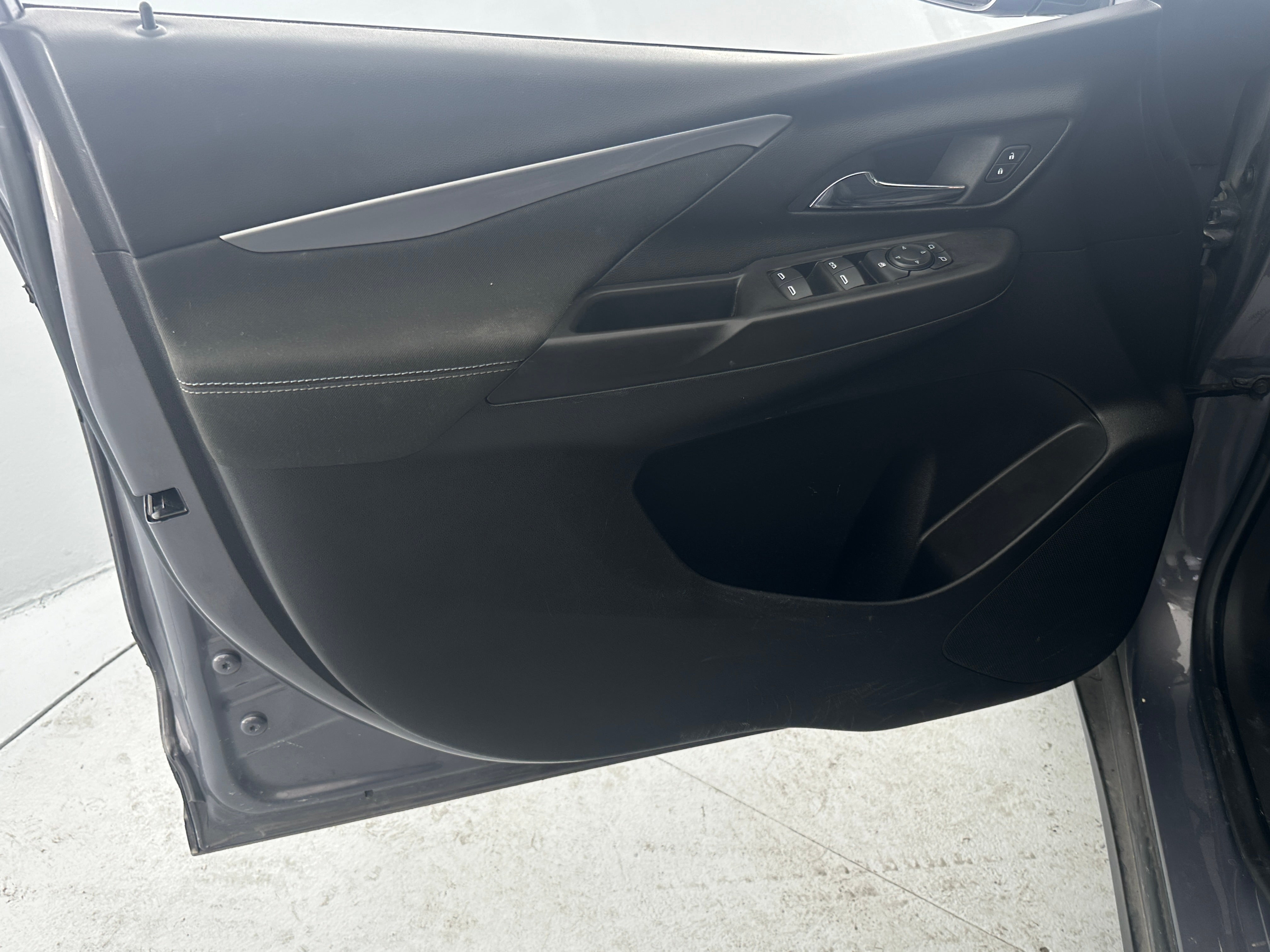 Used 2023 Chevrolet Bolt EV LT with VIN 1G1FW6S09P4114759 for sale in Oak Creek, WI