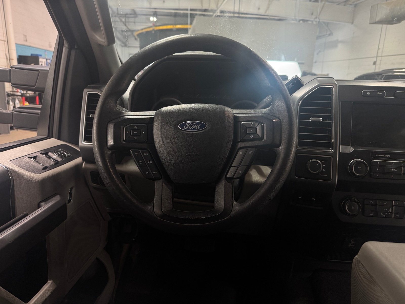 Thumbnail: 2022 Ford Econoline - 5