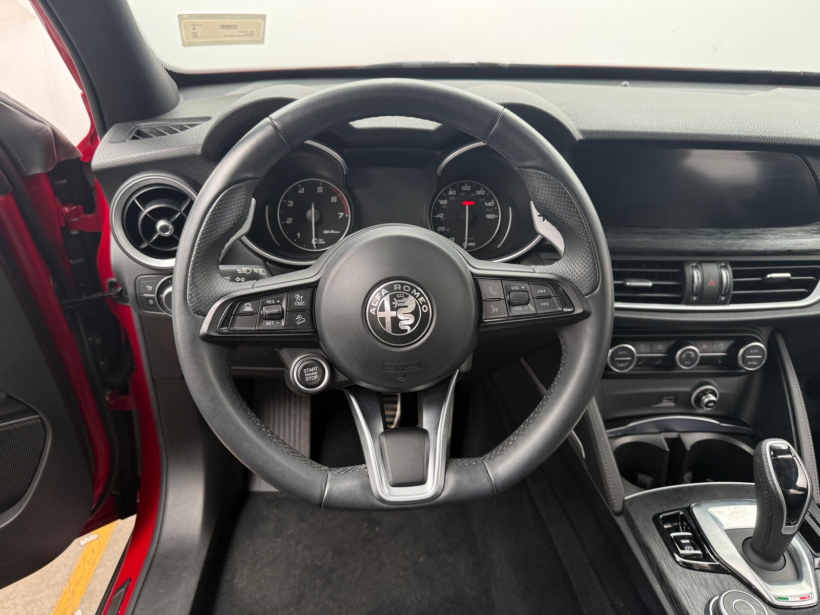 Thumbnail: 2023 Alfa Romeo Stelvio - 4