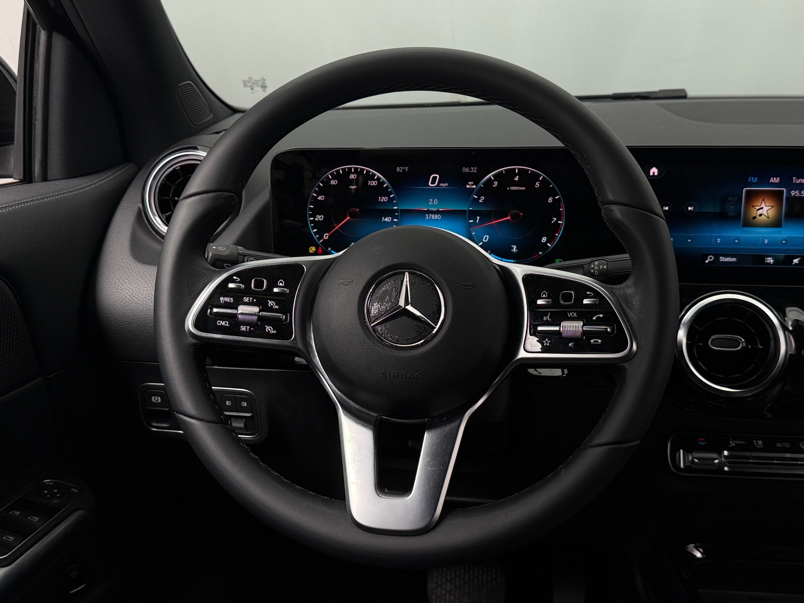 Thumbnail: 2023 Mercedes-Benz GLA - 4