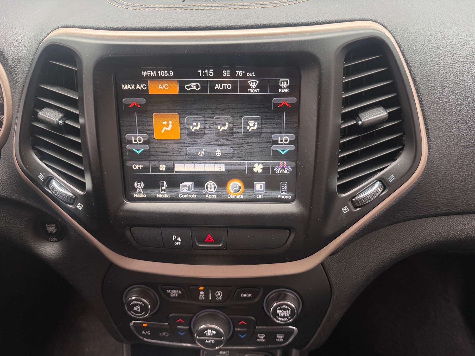 Thumbnail: 2018 Jeep Cherokee - 3