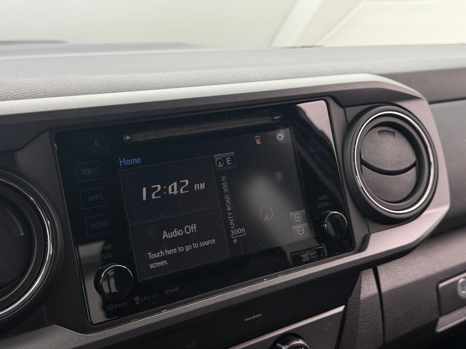 Thumbnail: 2019 Toyota Tacoma - 4