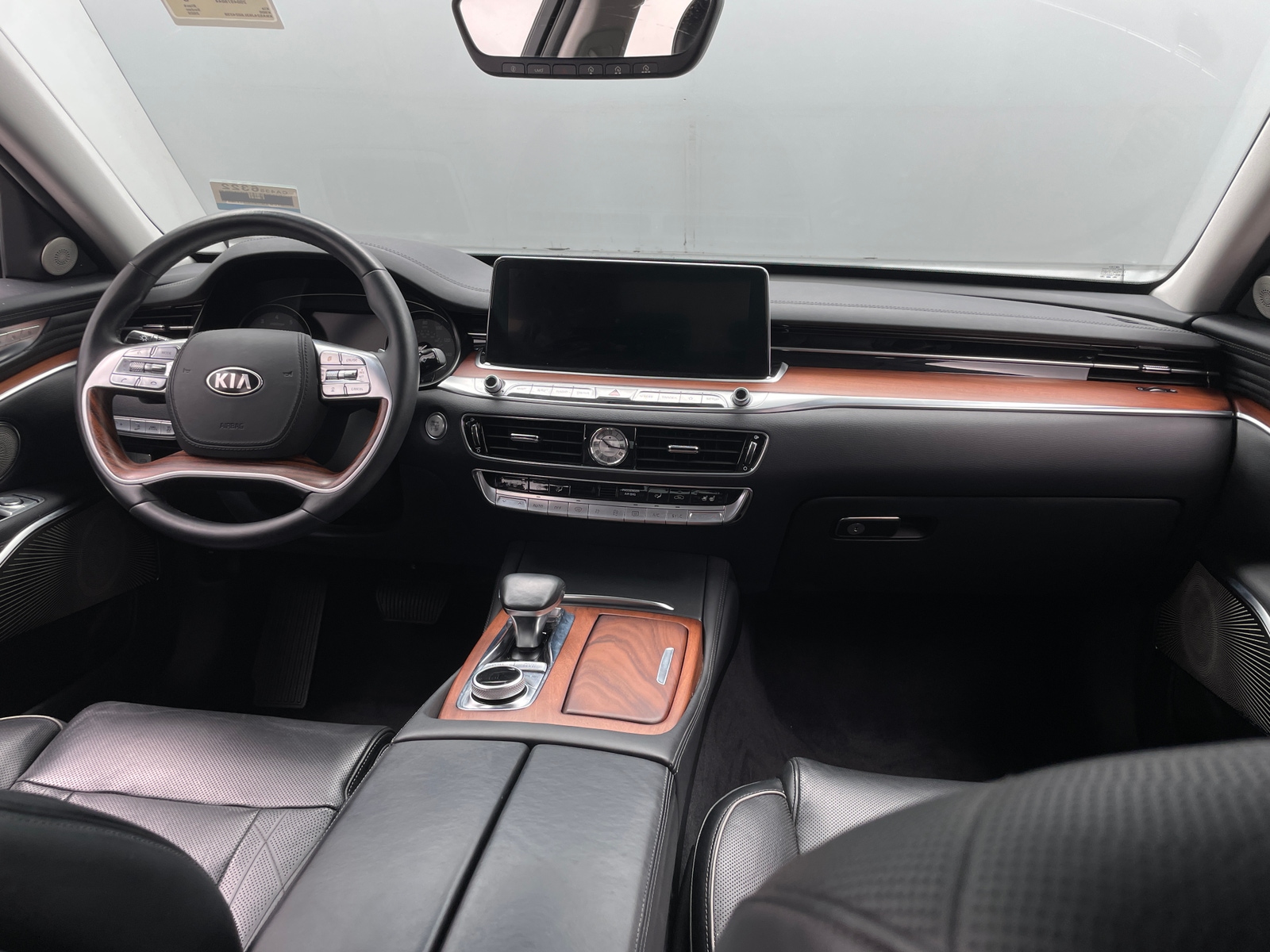 Thumbnail: 2020 Kia K900 - 2