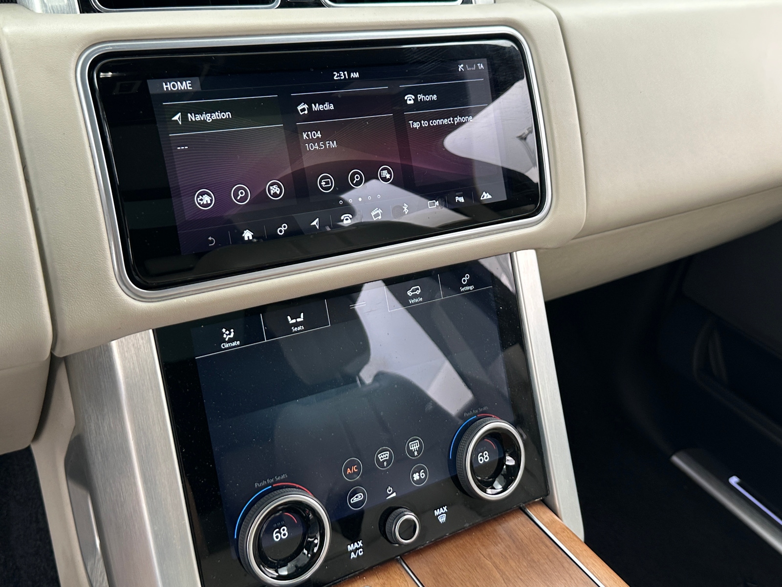 Thumbnail: 2019 Land Rover Range Rover - 3