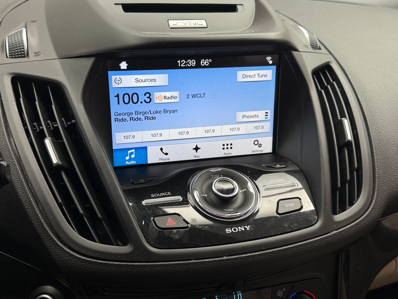 Thumbnail: 2017 Ford Escape - 3