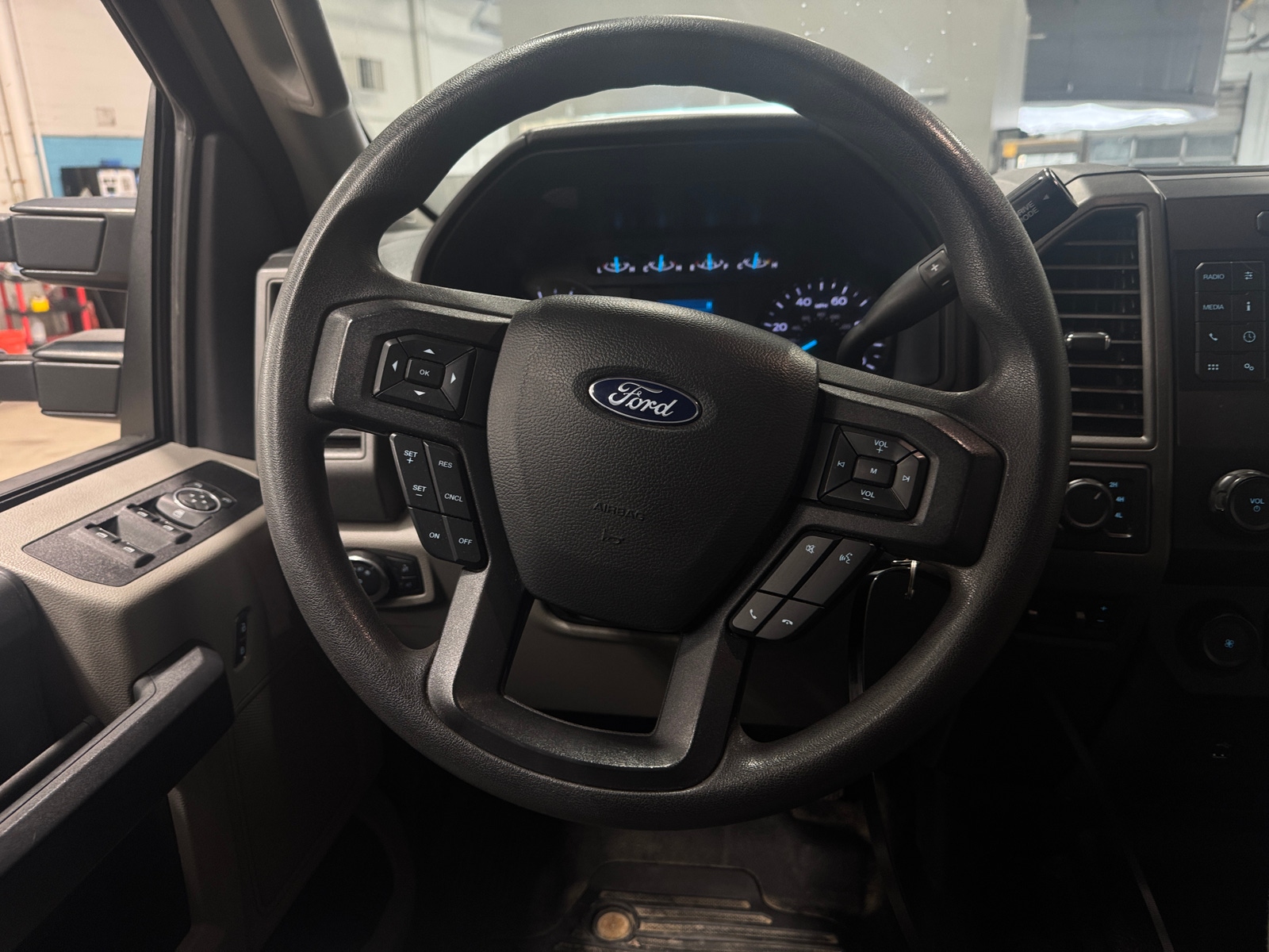 Thumbnail: 2022 Ford Econoline - 5