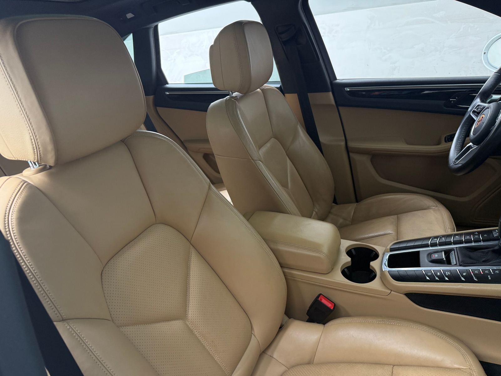 Thumbnail: 2018 Porsche Macan - 2