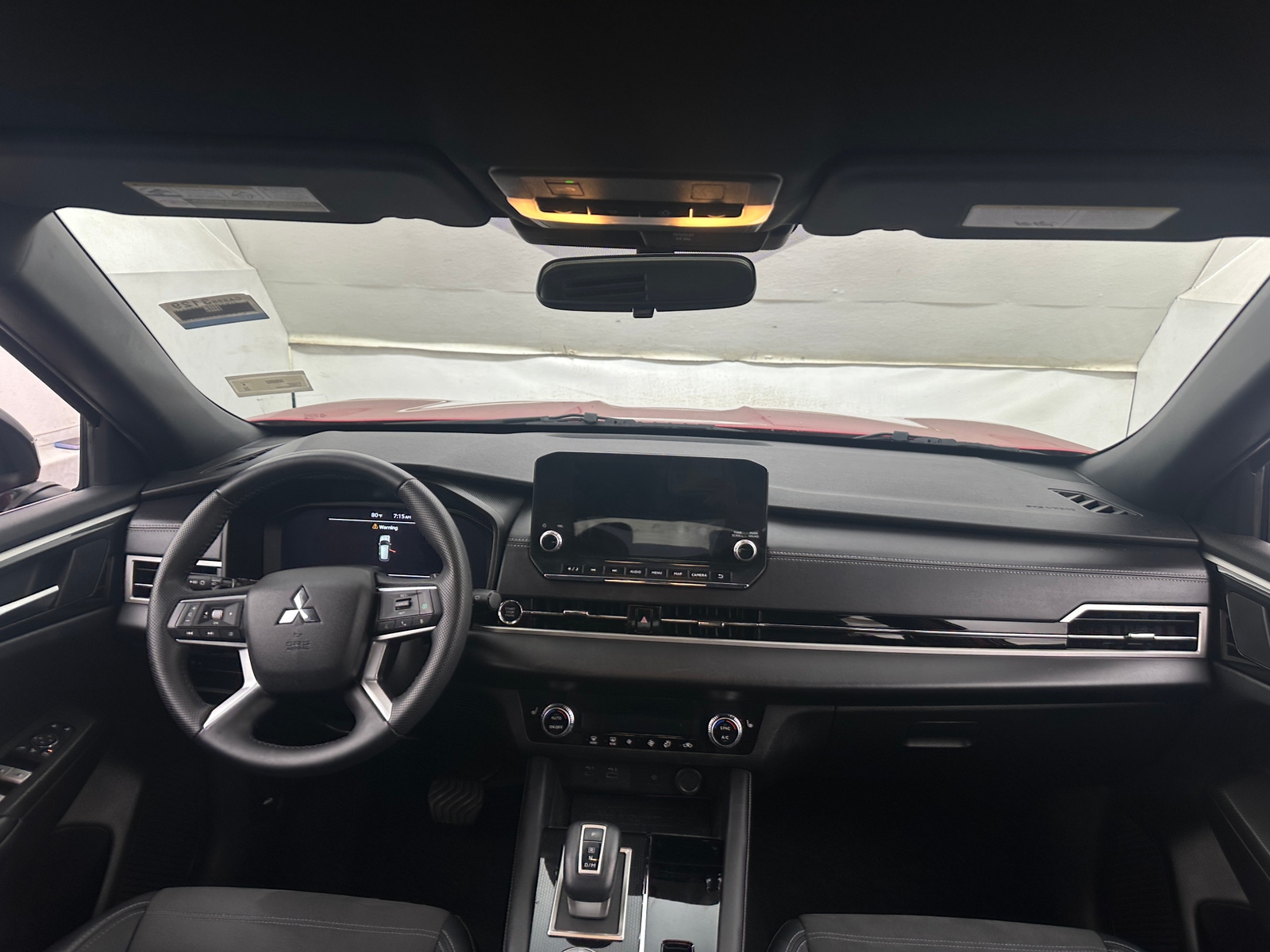 Thumbnail: 2024 Mitsubishi Outlander - 2