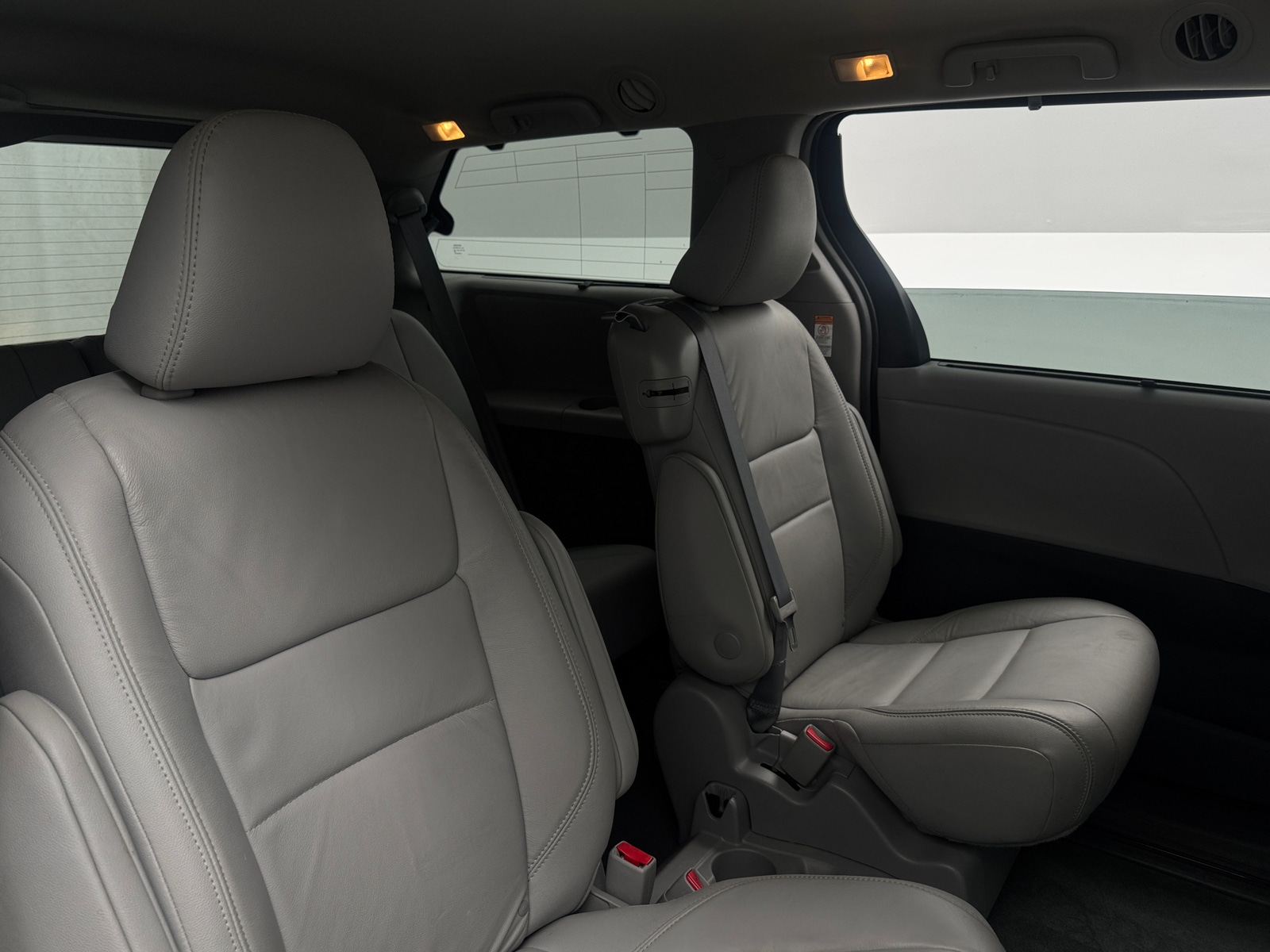 Thumbnail: 2018 Toyota Sienna - 5