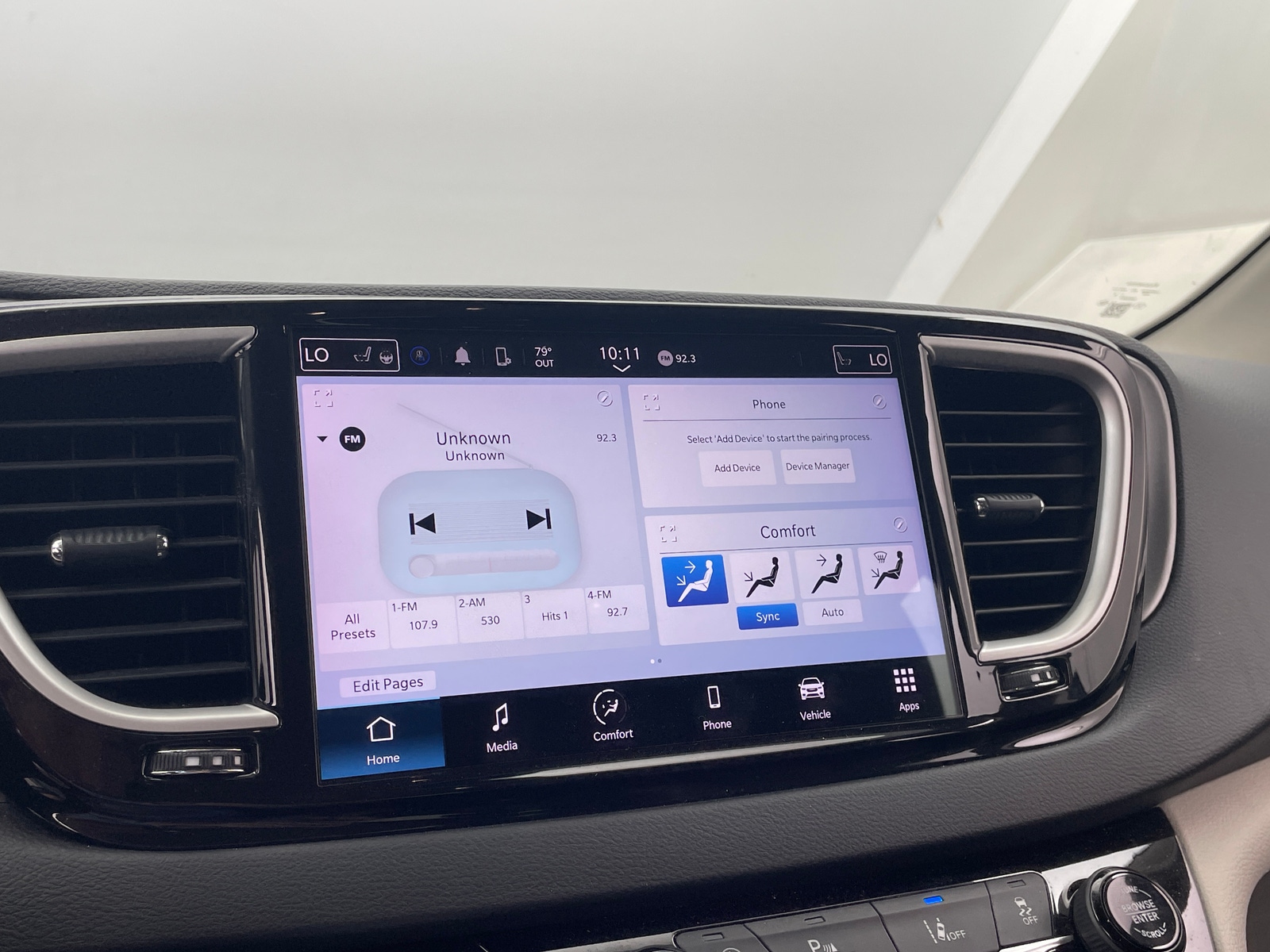 Thumbnail: 2023 Chrysler Pacifica - 3