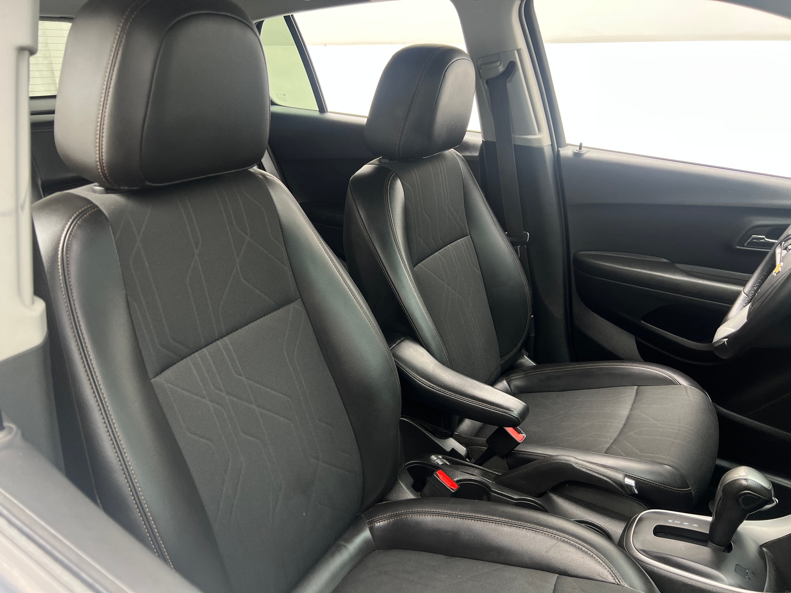 Thumbnail: 2022 Chevrolet Trax - 2
