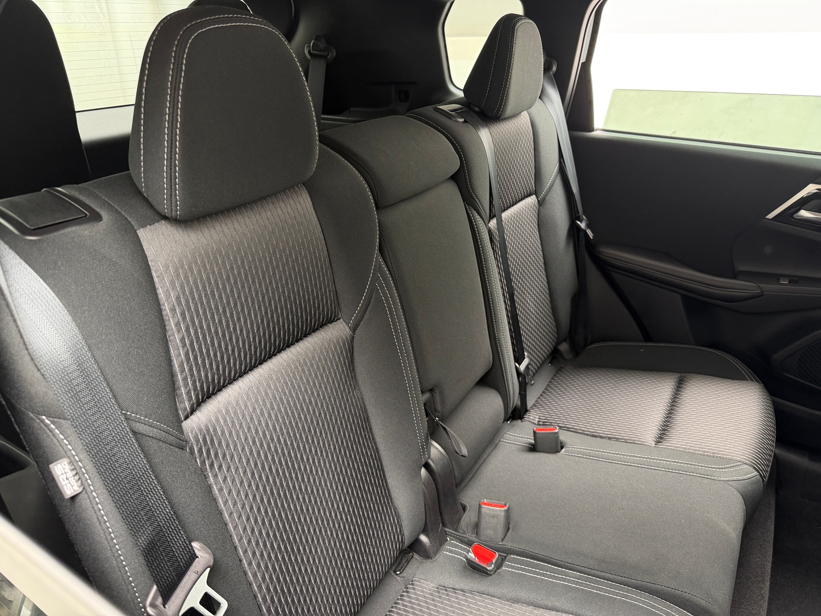 Thumbnail: 2022 Mitsubishi Outlander - 6