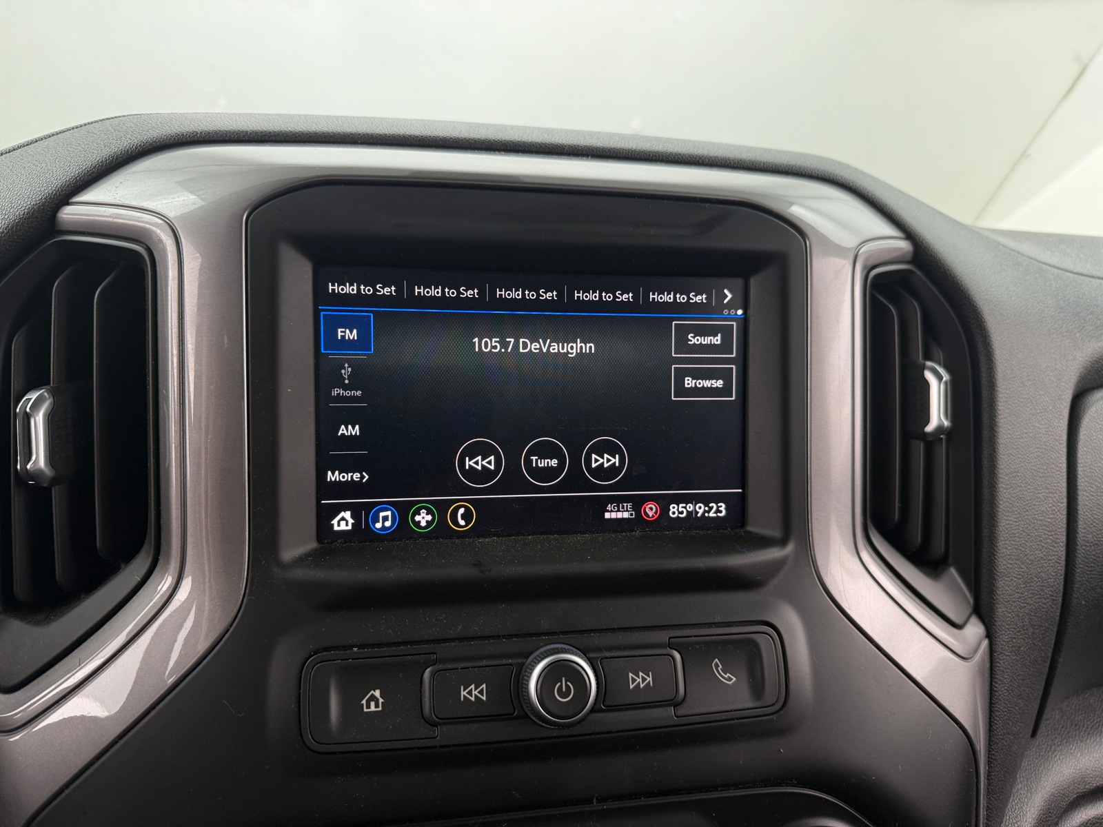 Thumbnail: 2021 Chevrolet Silverado 1500 - 4