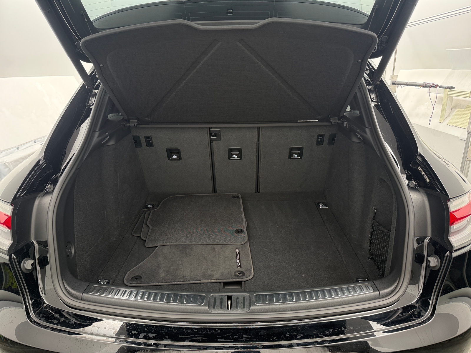 Thumbnail: 2024 Porsche Macan - 6