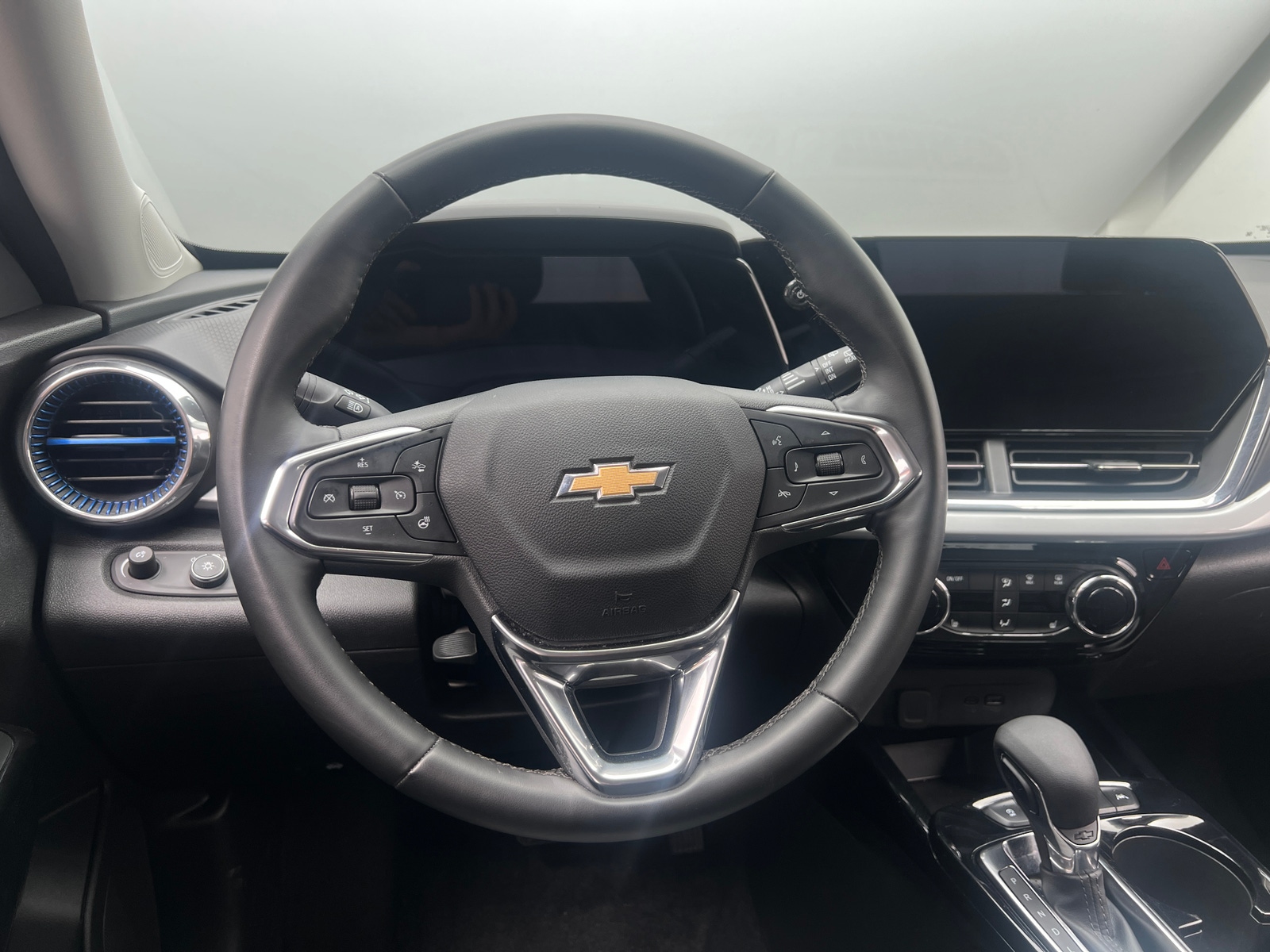 Thumbnail: 2025 Chevrolet Trax - 5