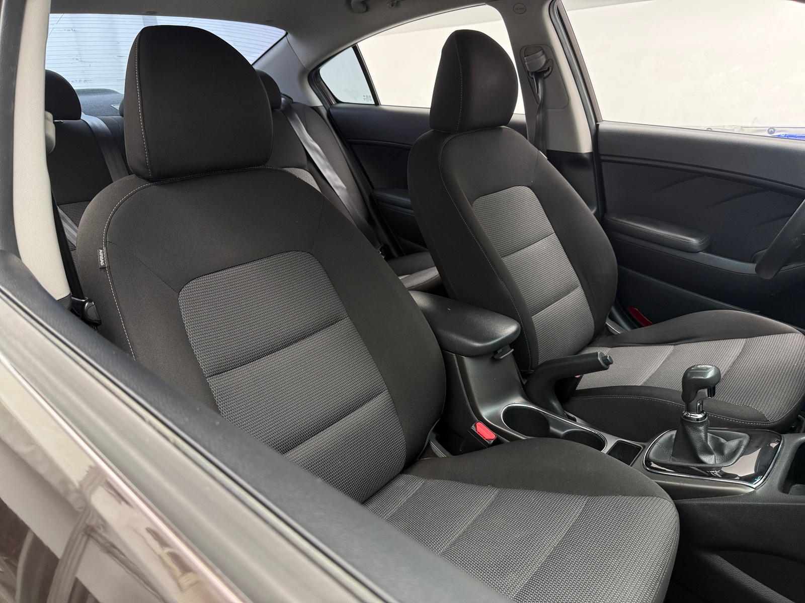 Thumbnail: 2017 Kia Forte - 2
