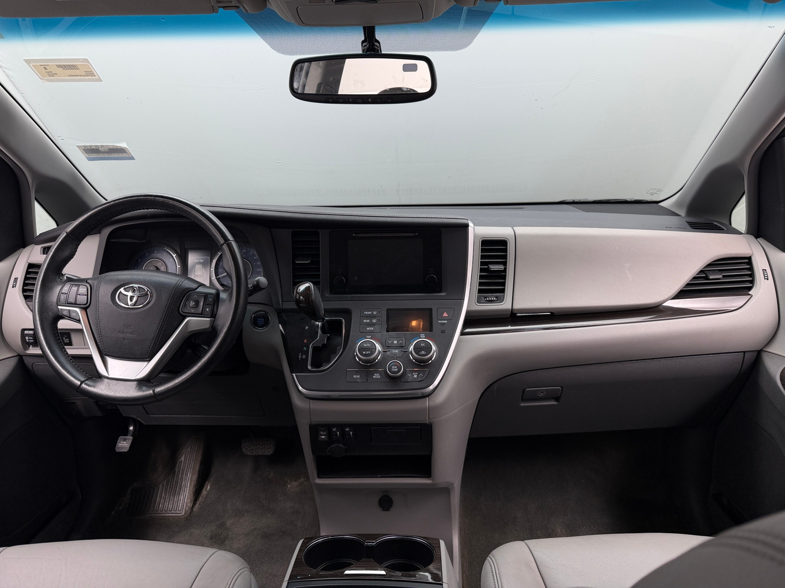 Thumbnail: 2015 Toyota Sienna - 2