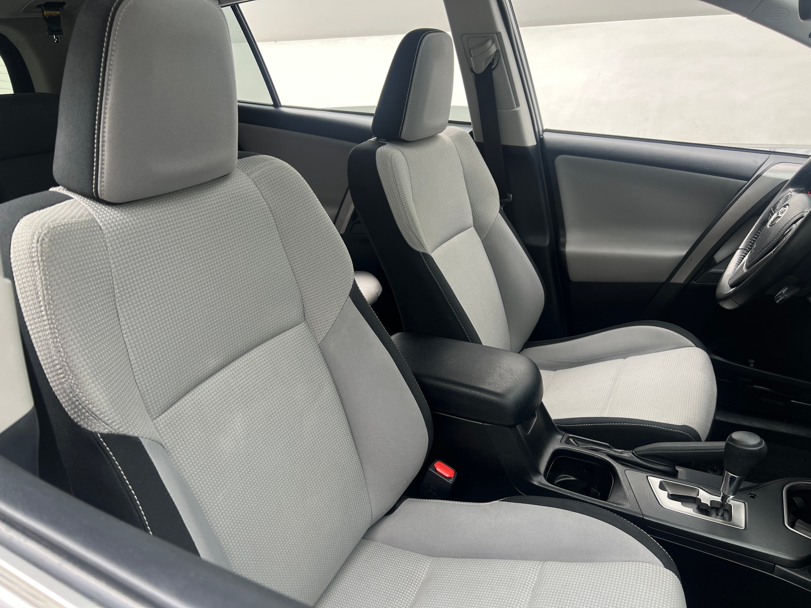 Thumbnail: 2017 Toyota RAV4 - 2
