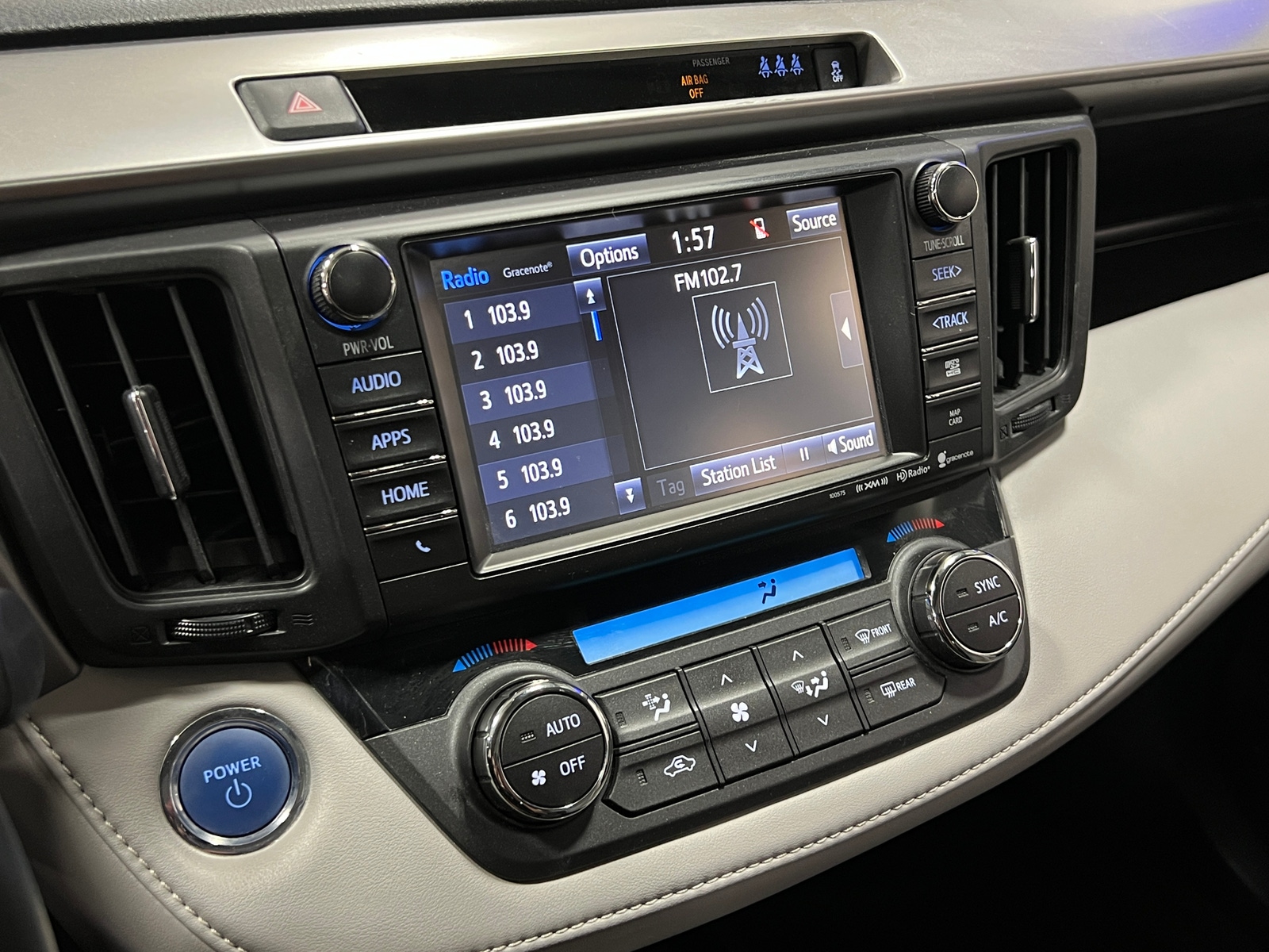 Thumbnail: 2017 Toyota RAV4 - 4