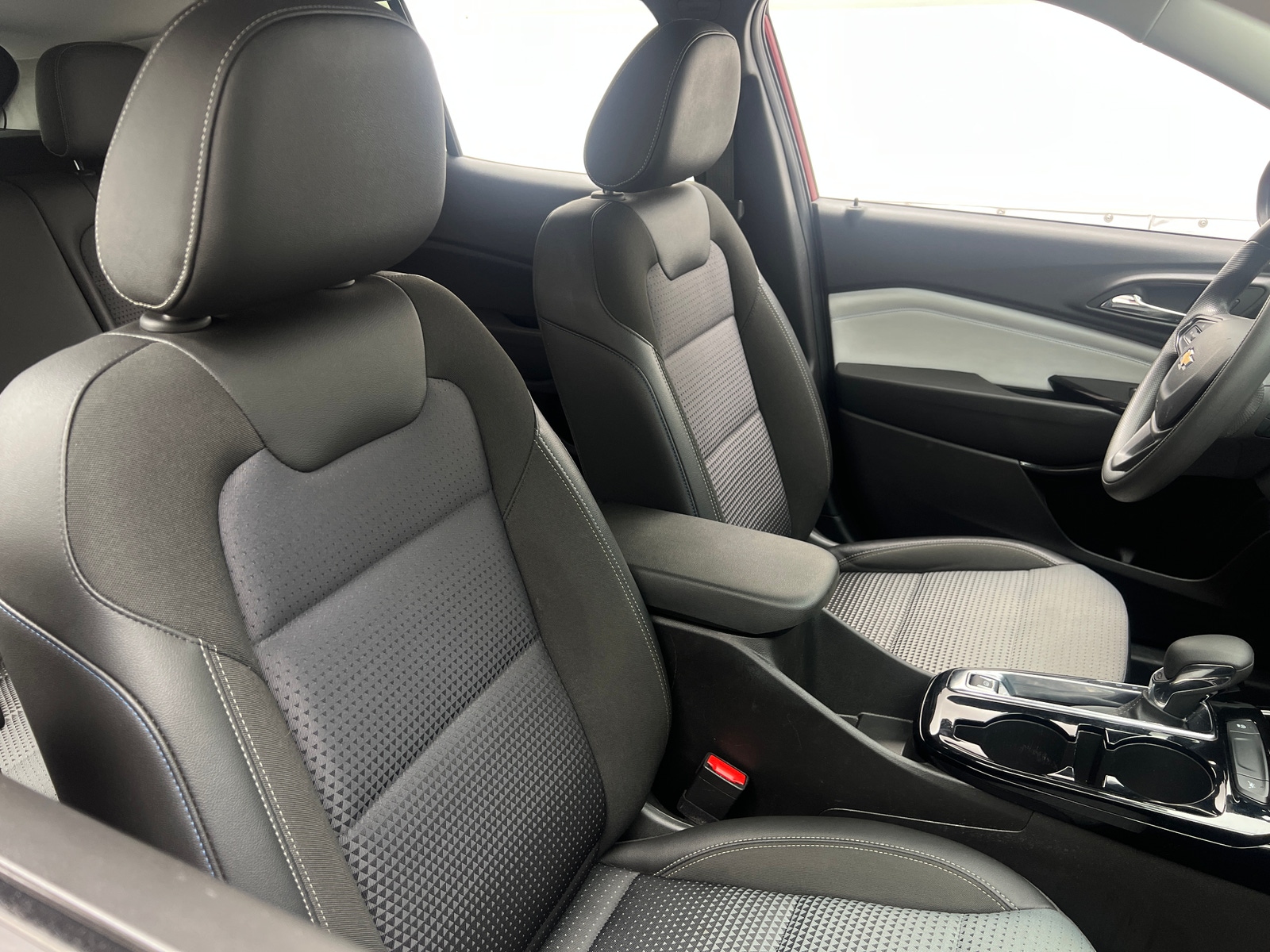 Thumbnail: 2025 Chevrolet Trax - 2