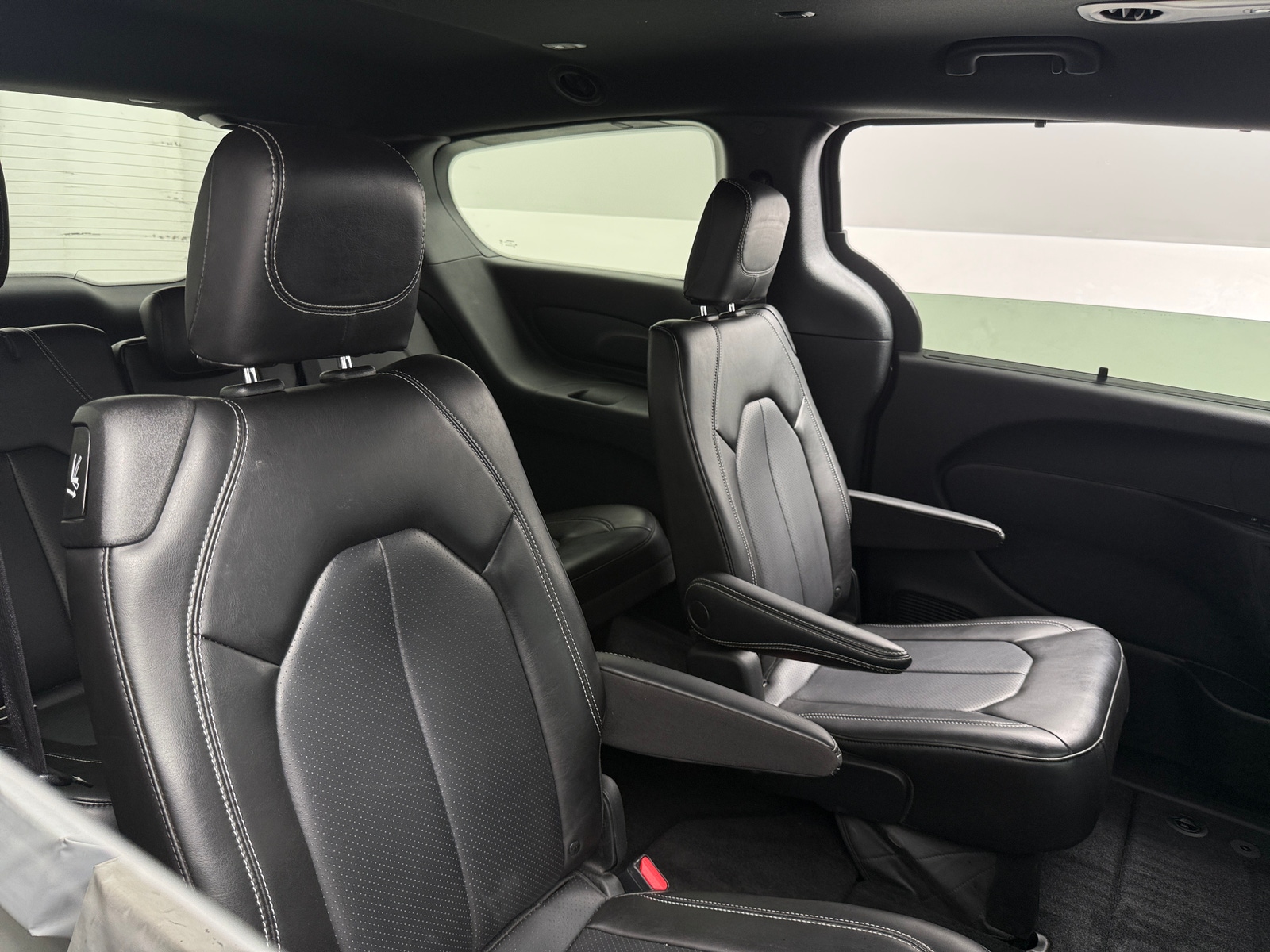 Thumbnail: 2023 Chrysler Pacifica - 5