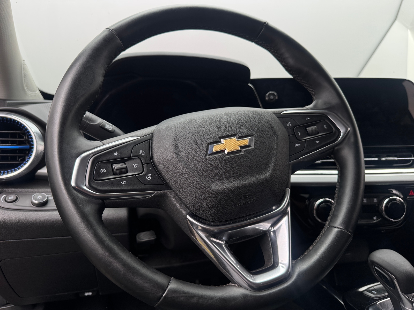 Thumbnail: 2025 Chevrolet Trax - 5