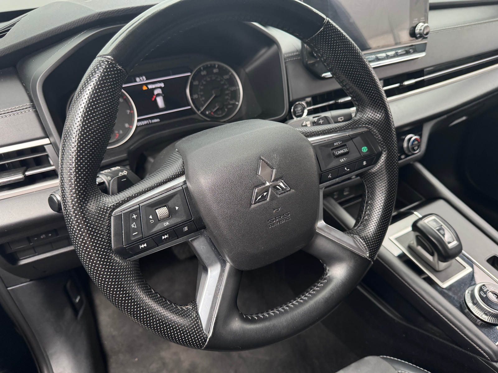 Thumbnail: 2024 Mitsubishi Outlander - 4