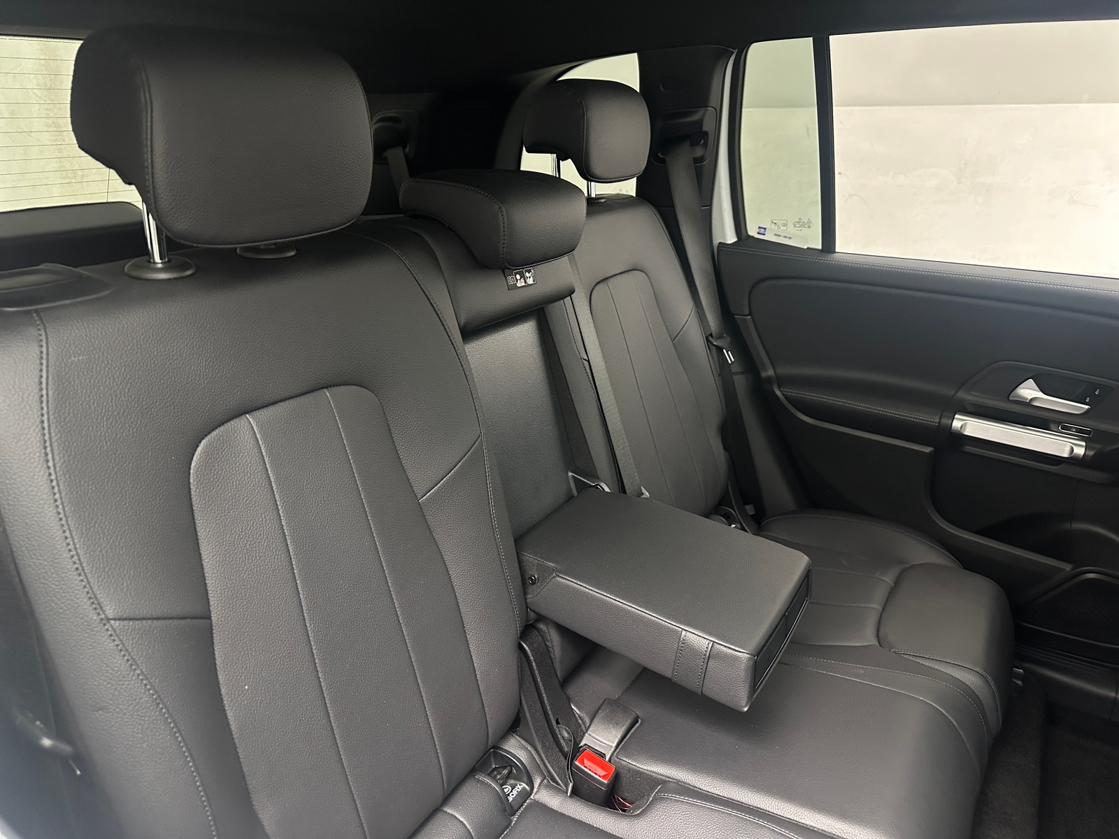 Thumbnail: 2020 Mercedes-Benz GLB - 5