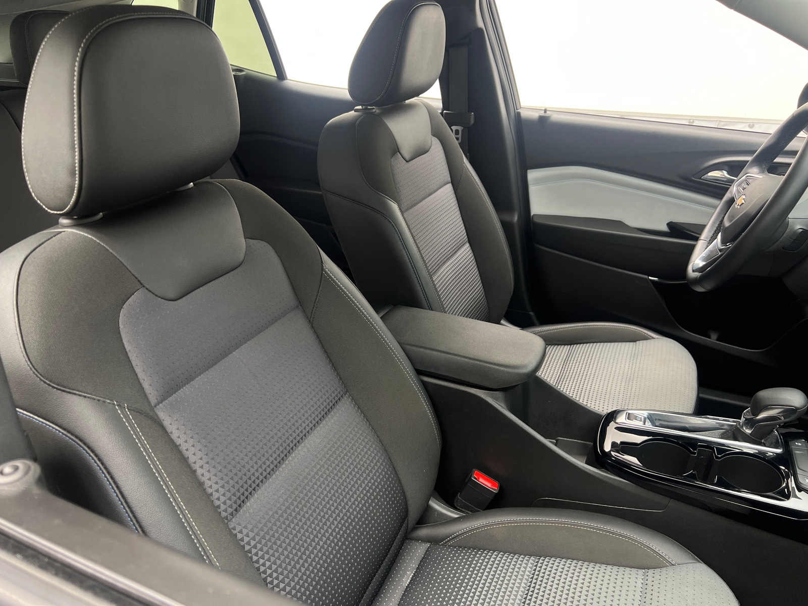 Thumbnail: 2025 Chevrolet Trax - 2