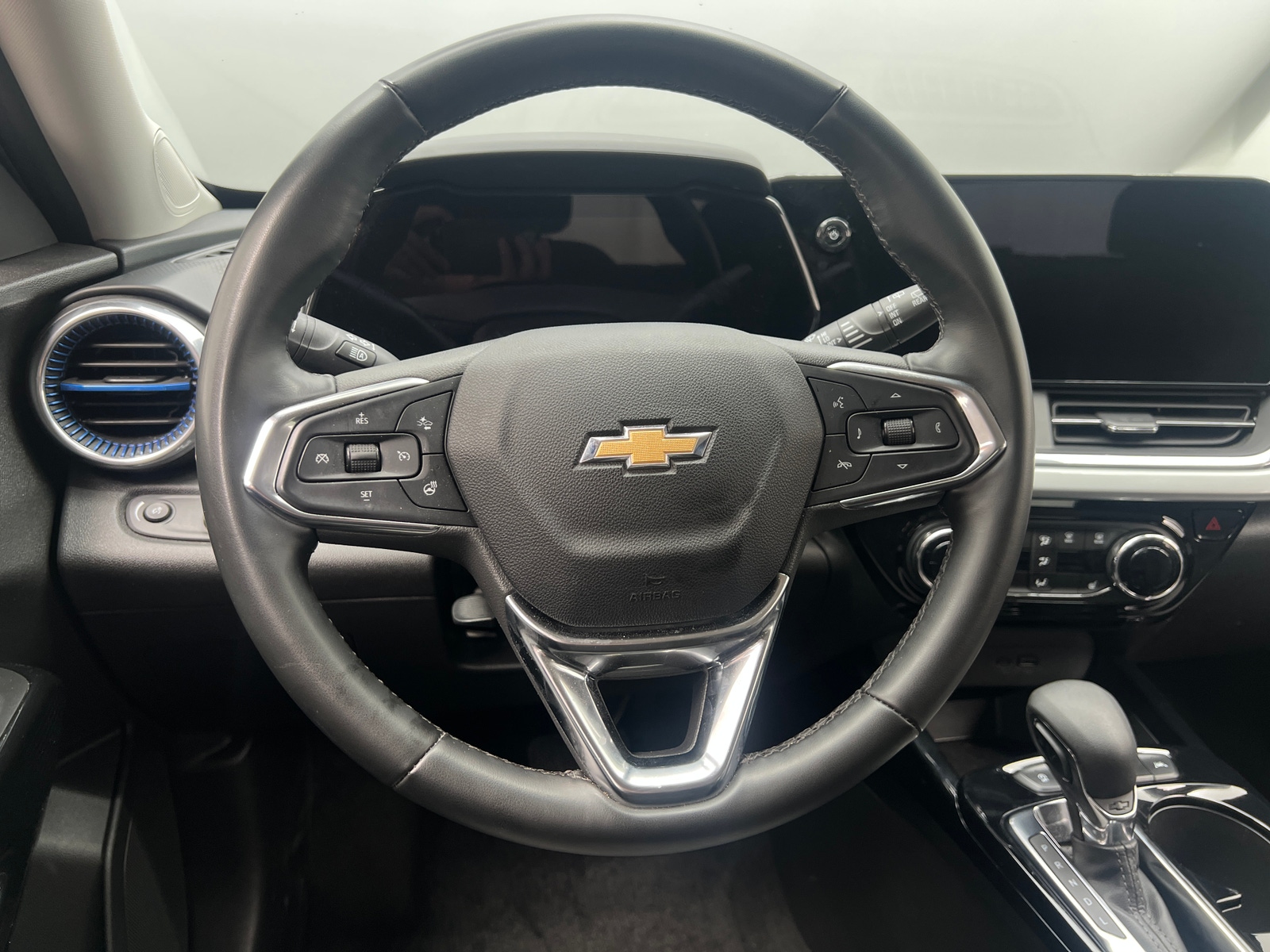 Thumbnail: 2025 Chevrolet Trax - 5