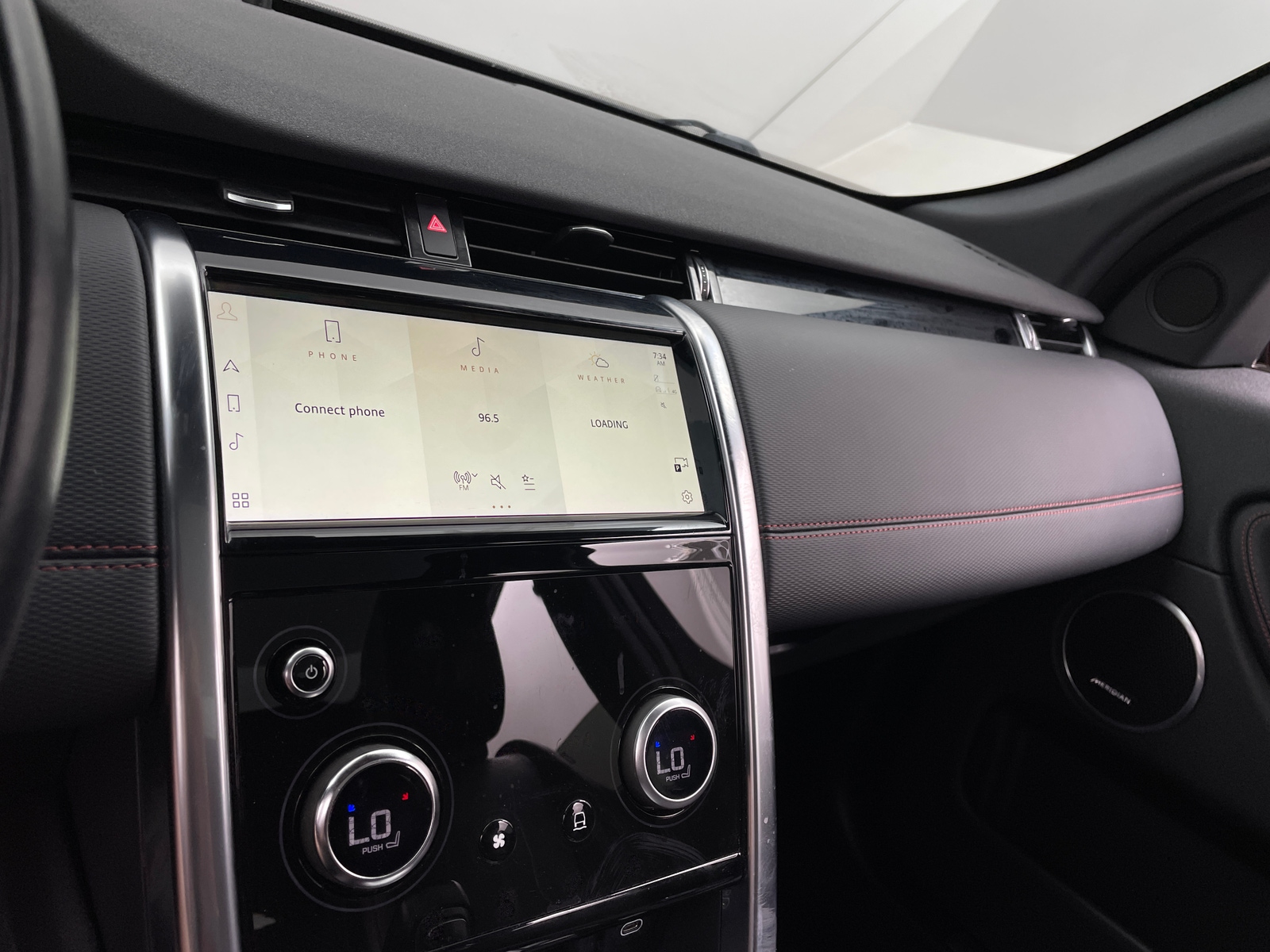 Thumbnail: 2021 Land Rover Discovery Sport - 3