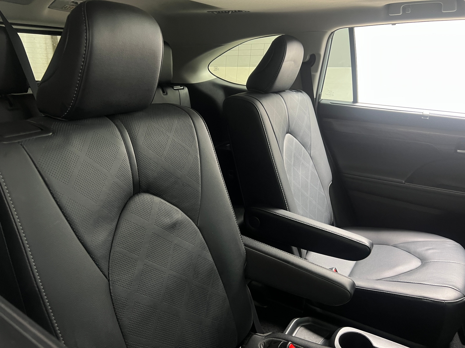 Thumbnail: 2021 Toyota Highlander - 5