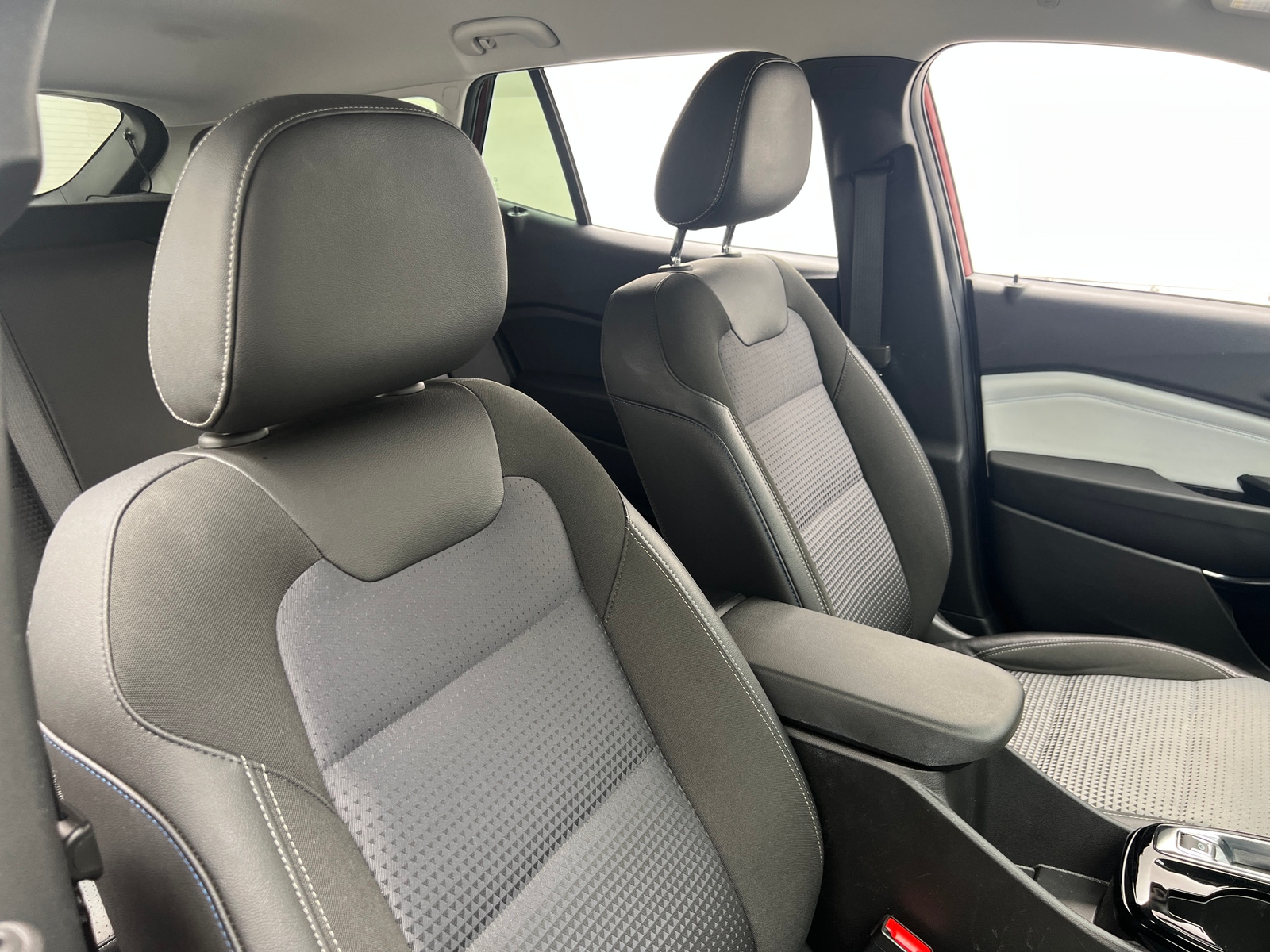 Thumbnail: 2025 Chevrolet Trax - 2