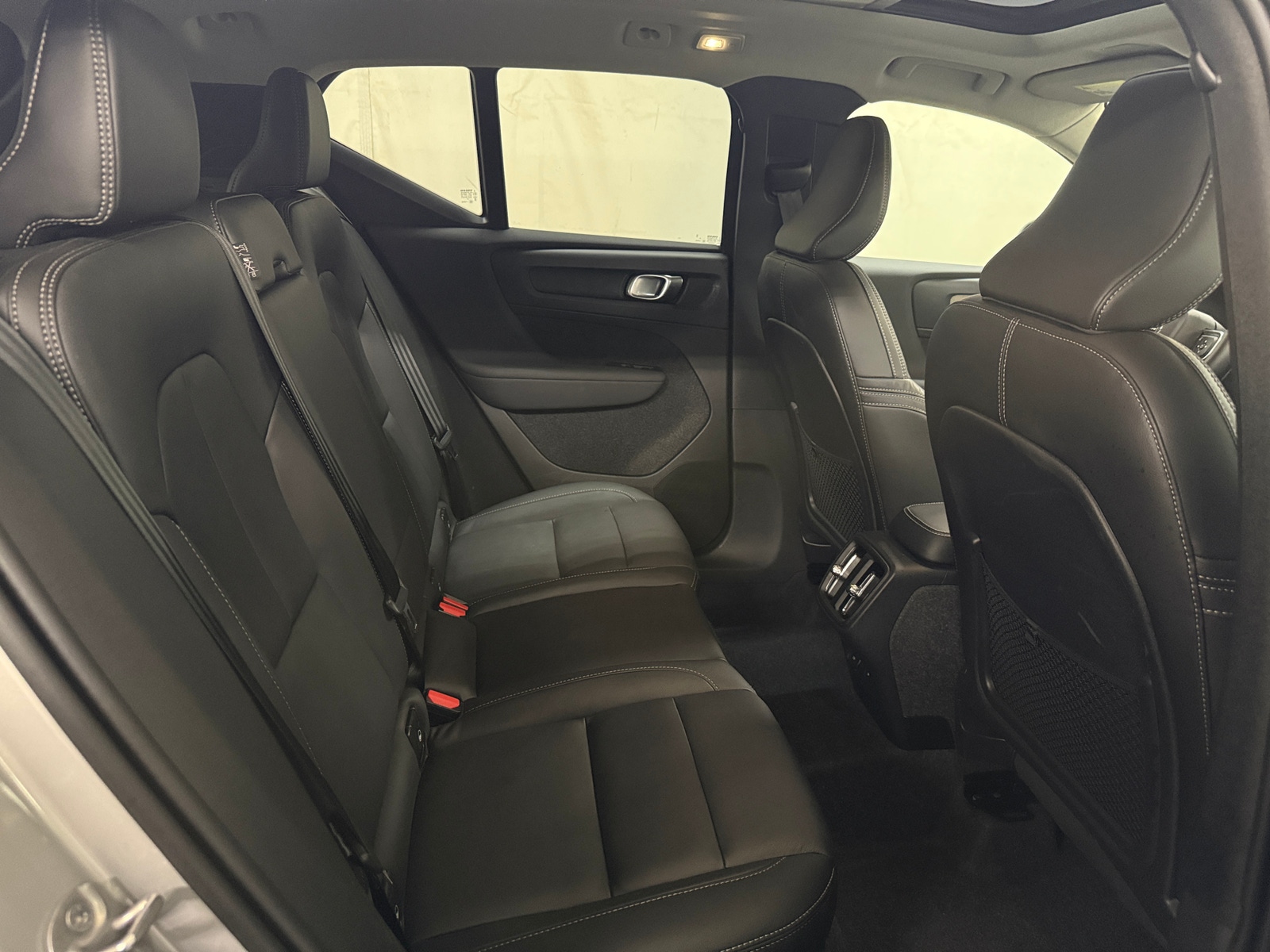 Thumbnail: 2025 Volvo XC40 - 5