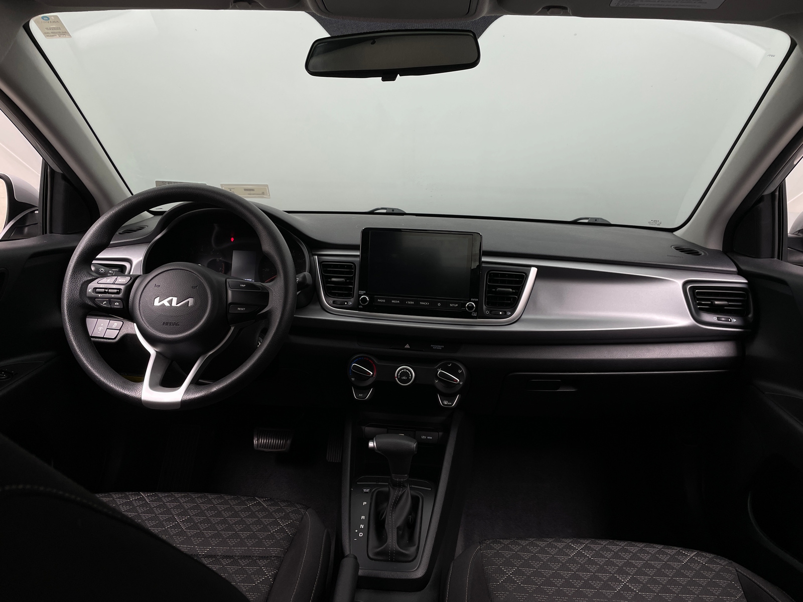 Thumbnail: 2023 Kia Rio - 3