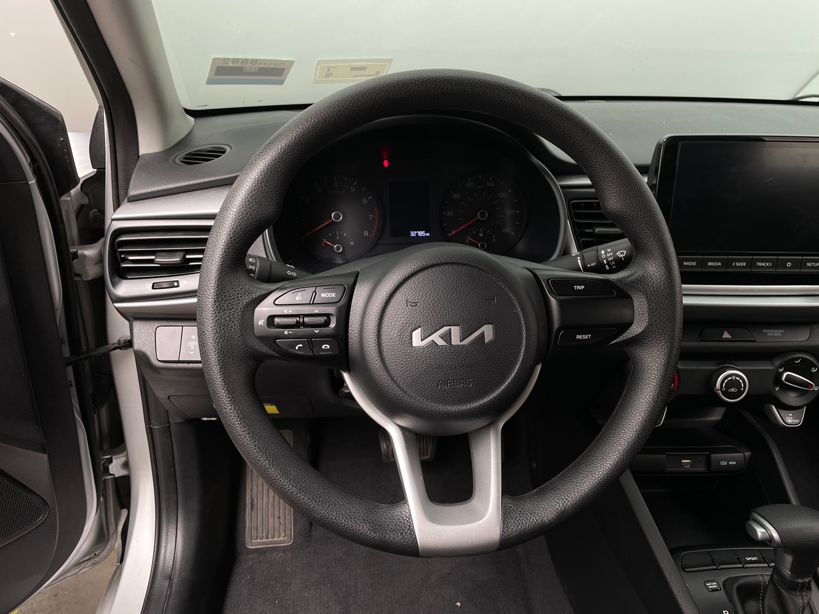Thumbnail: 2023 Kia Rio - 5