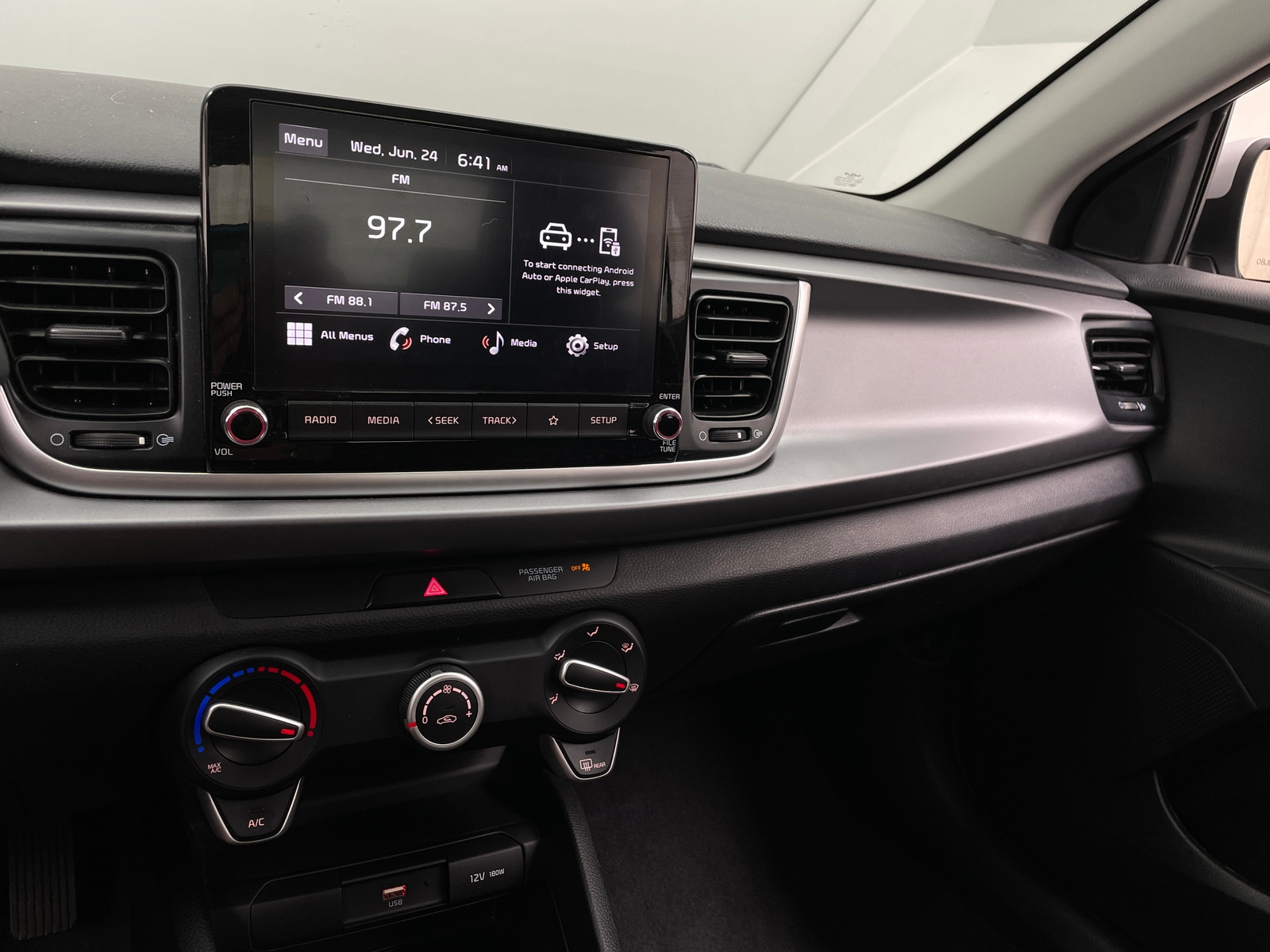 Thumbnail: 2023 Kia Rio - 4