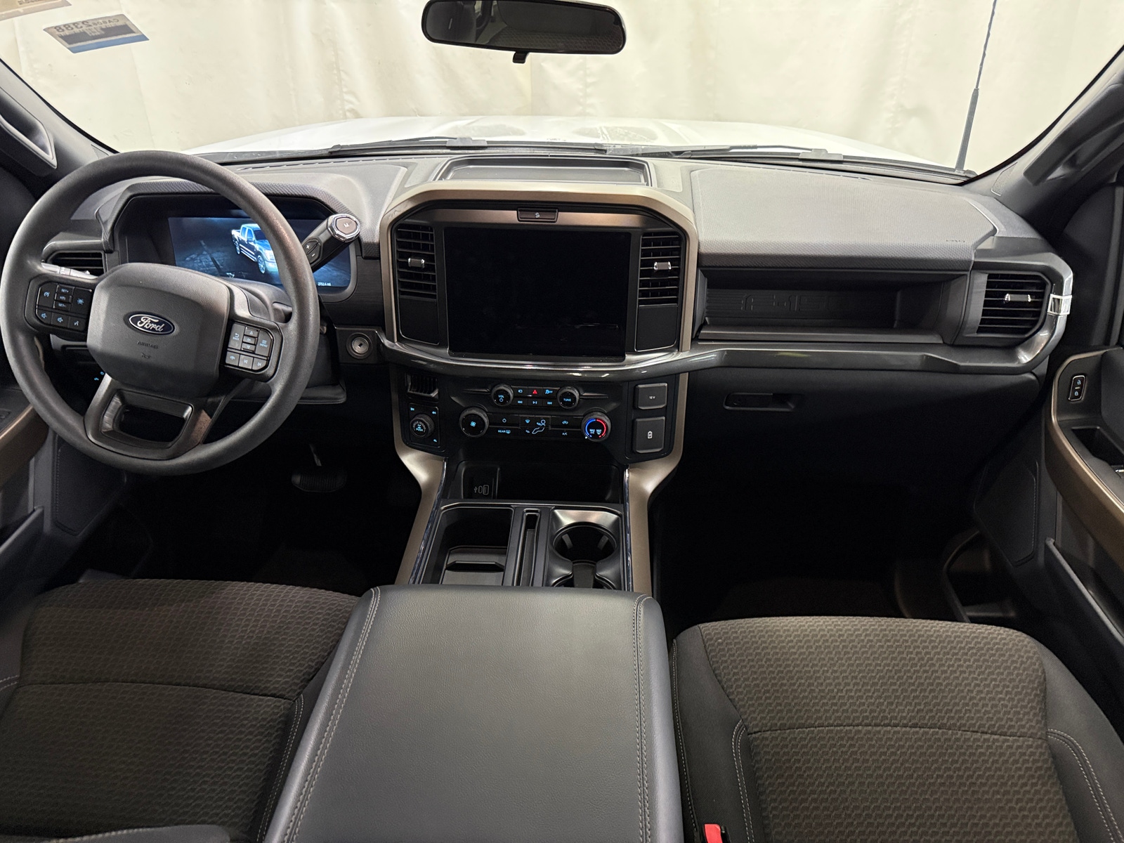 Thumbnail: 2025 Ford Econoline - 3