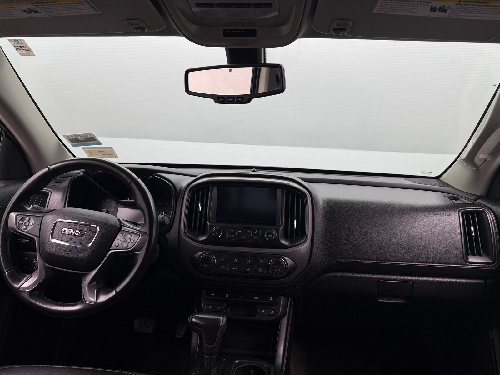 Thumbnail: 2018 GMC Canyon - 3