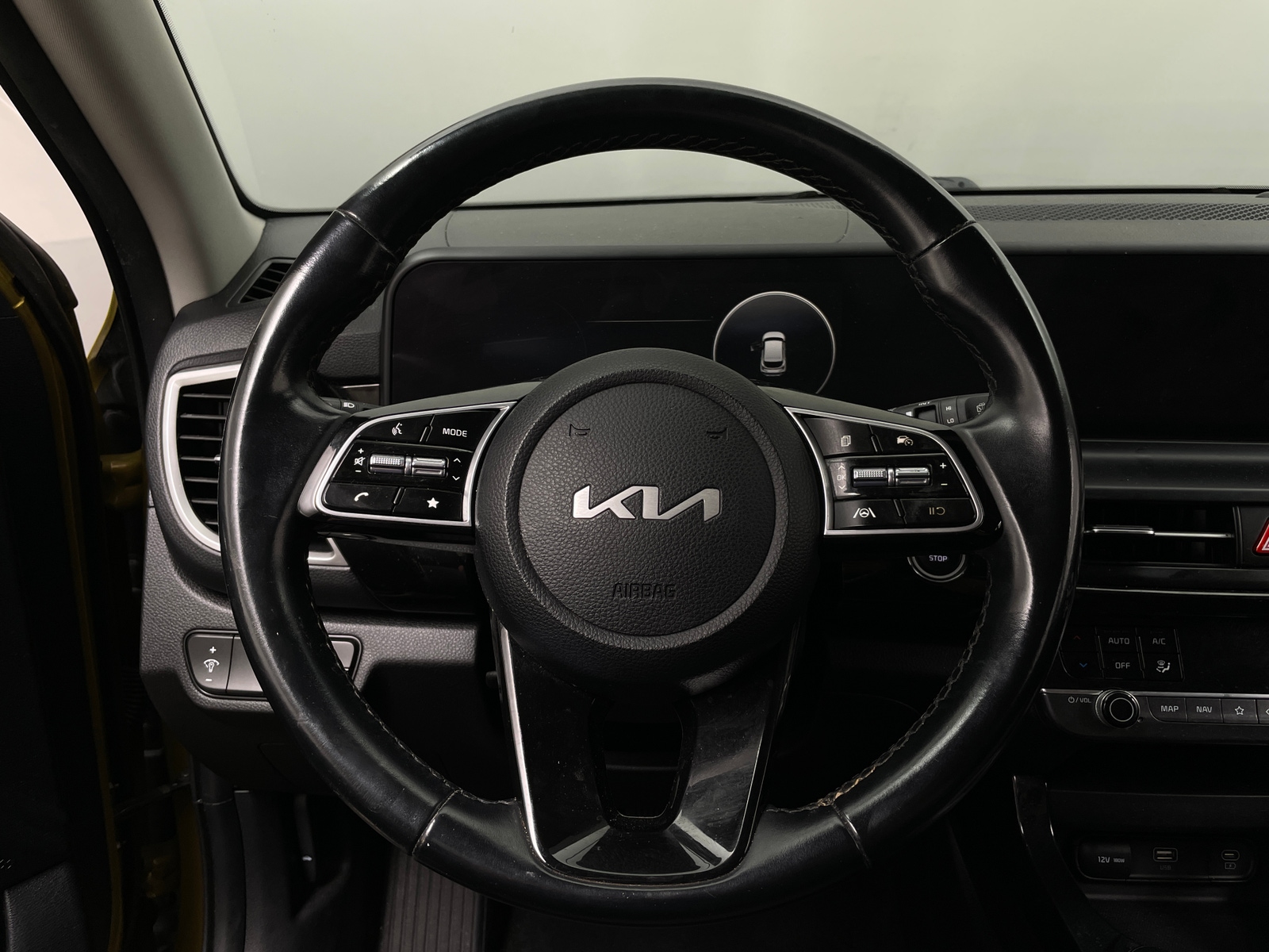 Thumbnail: 2024 Kia Seltos - 4