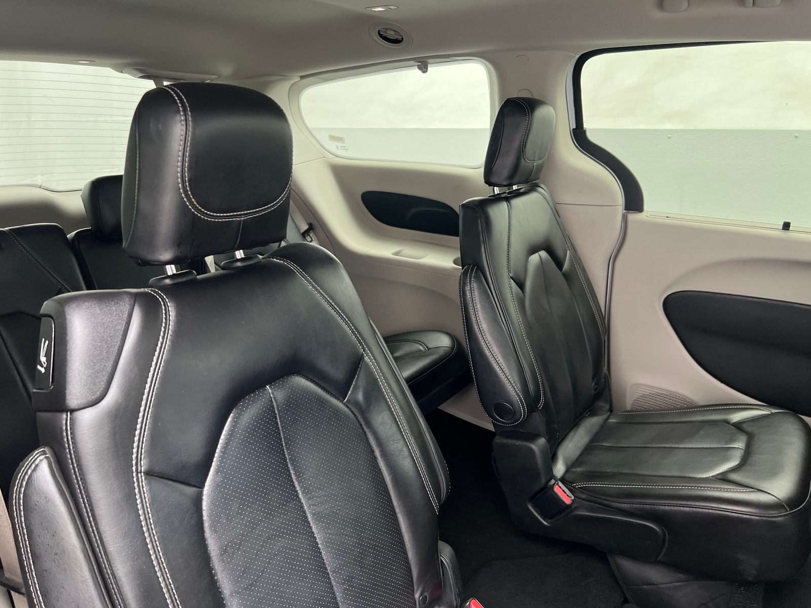Thumbnail: 2023 Chrysler Pacifica - 5