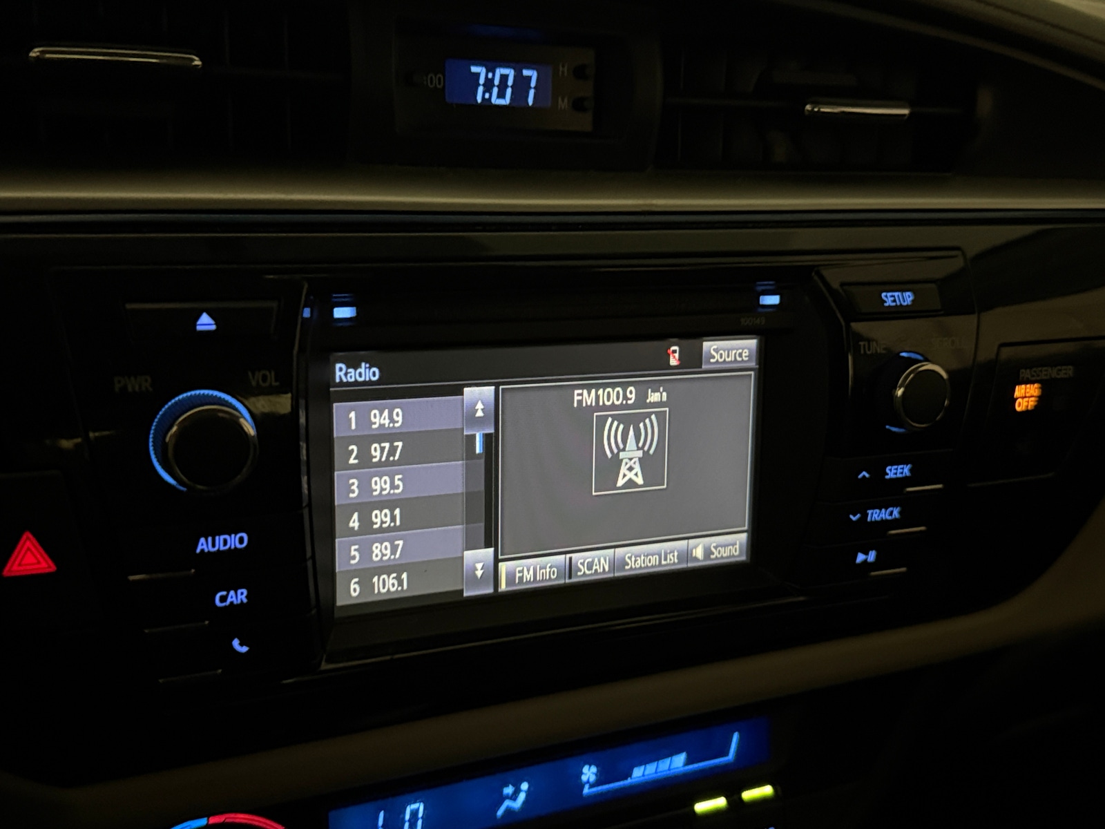 Thumbnail: 2015 Toyota Corolla - 4