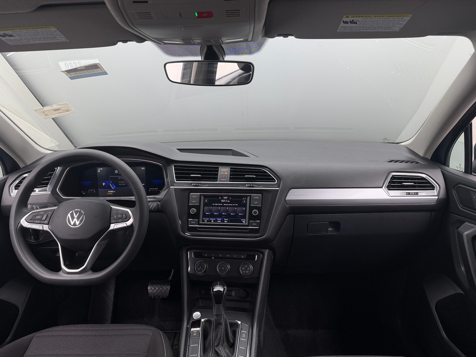 Thumbnail: 2023 Volkswagen Tiguan - 3