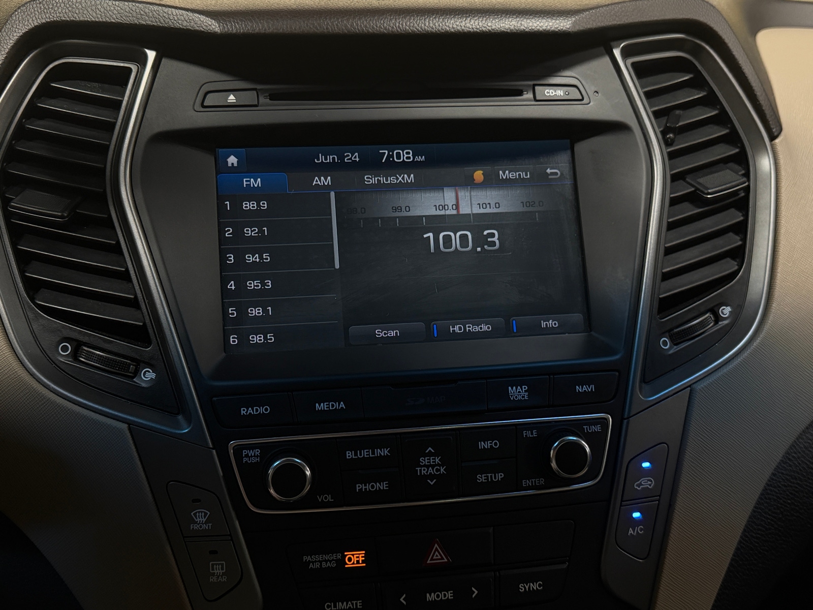 Thumbnail: 2017 Hyundai Santa Fe - 3