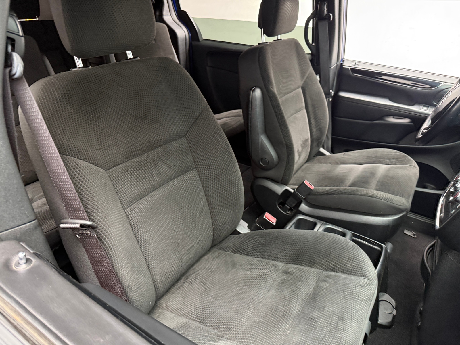 Thumbnail: 2019 Dodge Grand Caravan - 2