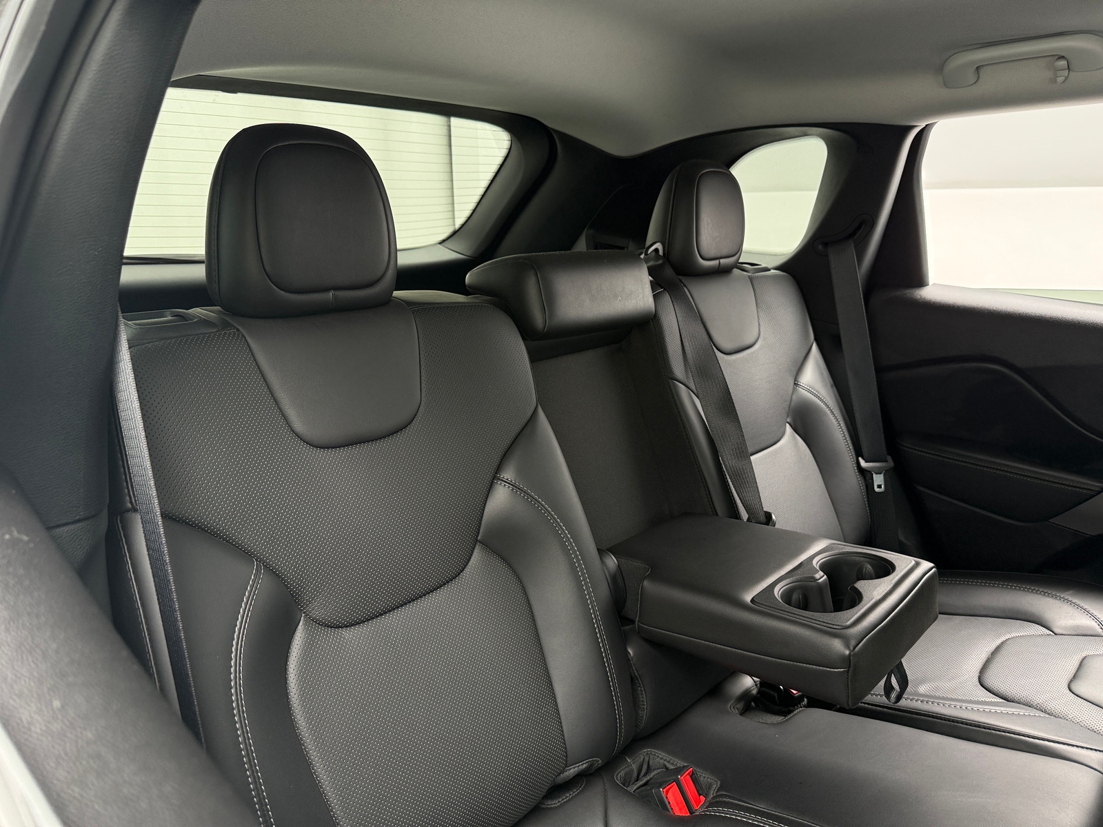 Thumbnail: 2020 Jeep Cherokee - 5